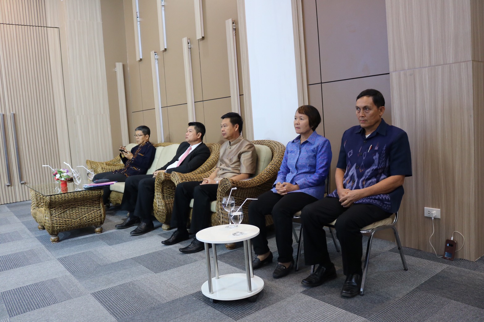 “พช.หนองคาย จัดโครงการขับเคลื่อนยุทธศาสตร์กองทุนพัฒนาบทบาทสตรี กิจกรรม เสริมสร้างทักษะคณะทำงานขับเคลื่อนกองทุนฯ”