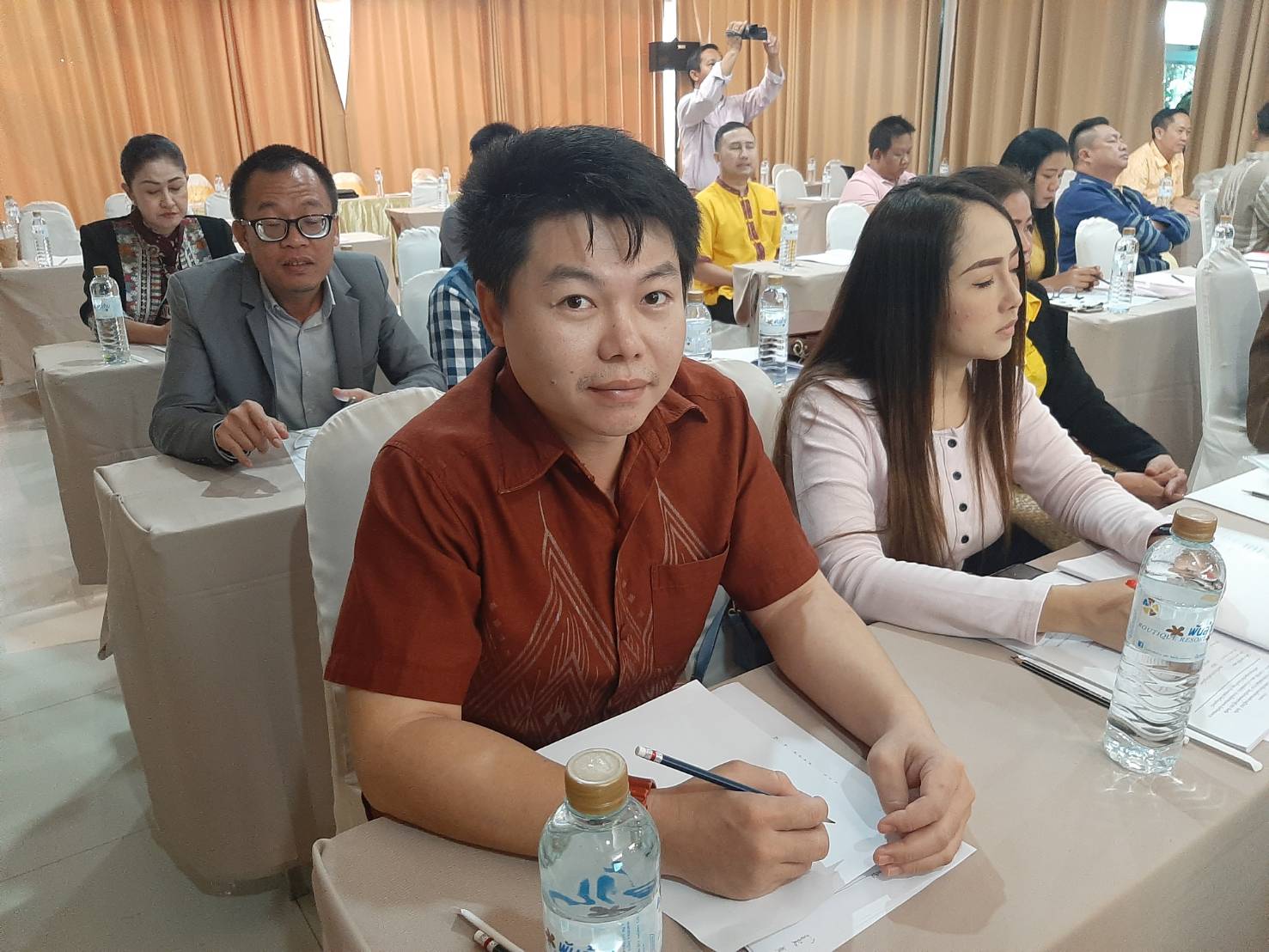 หนองคาย . . . ดำเนินโครงการ การพัฒนาศักยภาพเครือข่ายองค์ความรู้ KBO จังหวัด : กิจกรรมพัฒนาผลิตภัณฑ์ OTOP โดยเครือข่ายองค์ความรู้ (Knowledge-Based OTOP:KBO) จังหวัด