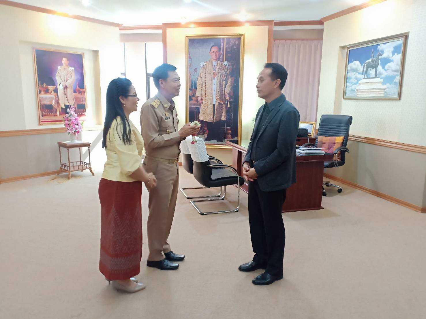 วันแรกของการกลับสู่ สพจ.หนองคาย ในตำแหน่งพัฒนาการจังหวัดหนองคาย นายไพโรจน์ โสภาพร