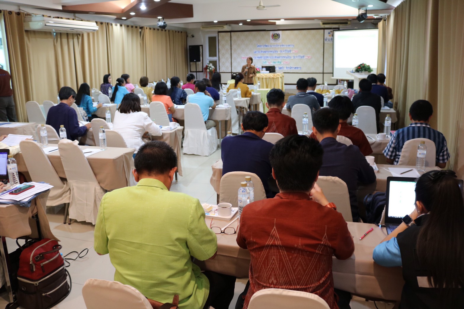 พช.หนองคายจัดโครงการพัฒนาระบบบริหารจัดการกองทุนและประเมินทุนหมุนเวียน ประจำปี 2563