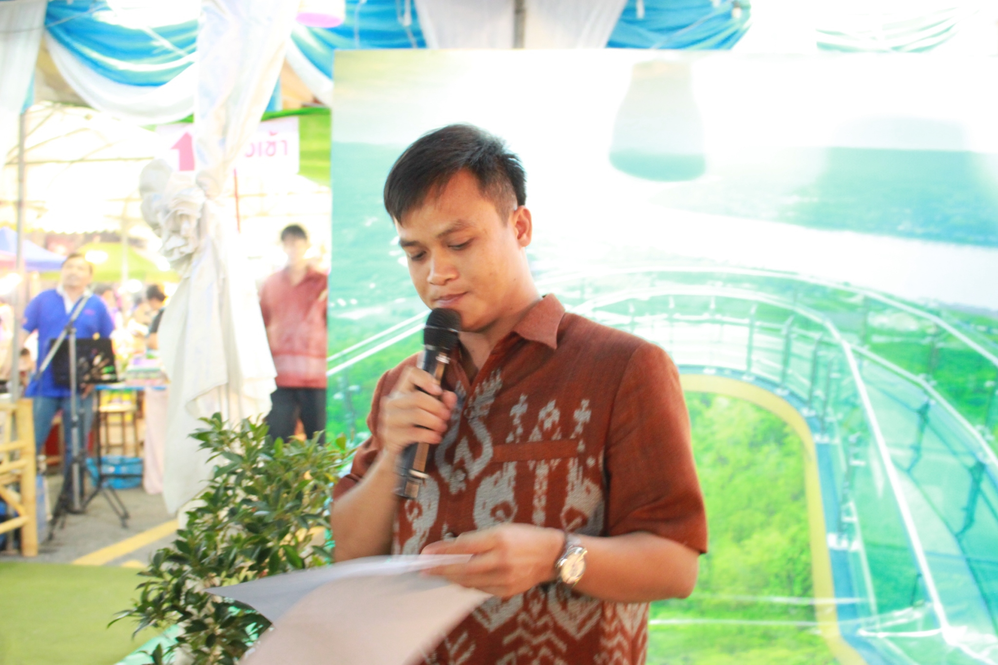 พช.หนองคาย จัดงาน แสดงและจำหน่ายผลิตภัณฑ์ OTOP จังหวัดหนองคาย ในงานฉลองอนุสาวรีย์ปราบฮ่อ ใต้ร่มพระบารมี 193 ปี เมืองหนองคาย และงานกาชาด จังหวัดหนองคาย พ.ศ. 2563