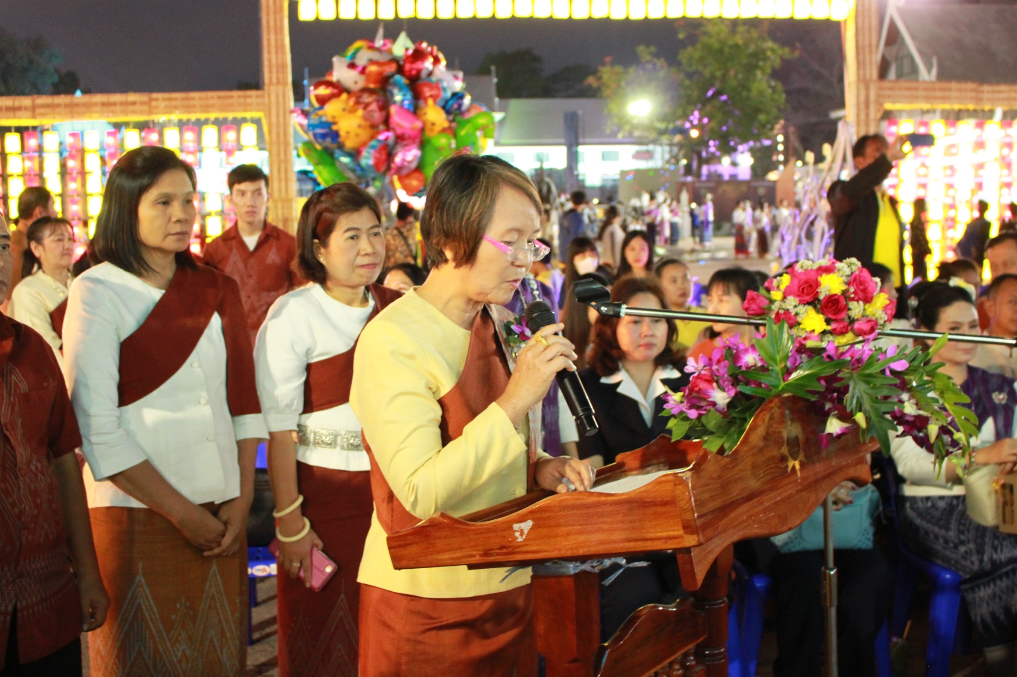 พช.หนองคาย จัดงาน แสดงและจำหน่ายผลิตภัณฑ์ OTOP จังหวัดหนองคาย ในงานฉลองอนุสาวรีย์ปราบฮ่อ ใต้ร่มพระบารมี 193 ปี เมืองหนองคาย และงานกาชาด จังหวัดหนองคาย พ.ศ. 2563