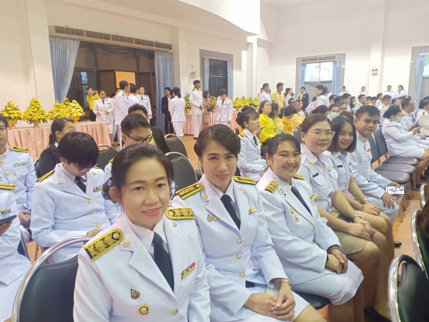 พช.หนองคาย ร่วมพิธีถวายเครื่องราชสักการะแด่ พระบาทสมเด็จพระบรมชนกาธิเบศร มหาภูมิพลอดุลยเดชมหาราช บรมนาถบพิตร เนื่องในวัน “พระบิดาแห่งมาตรฐานการช่างไทย” และวันมาตรฐานฝีมือแรงงานแห่งชาติ ประจำปี 2563