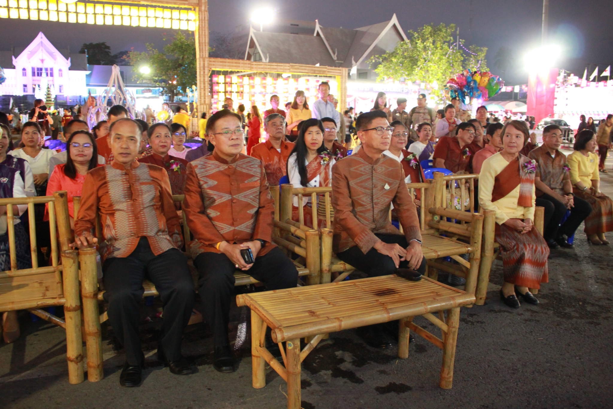 พช.หนองคาย จัดงาน แสดงและจำหน่ายผลิตภัณฑ์ OTOP จังหวัดหนองคาย ในงานฉลองอนุสาวรีย์ปราบฮ่อ ใต้ร่มพระบารมี 193 ปี เมืองหนองคาย และงานกาชาด จังหวัดหนองคาย พ.ศ. 2563