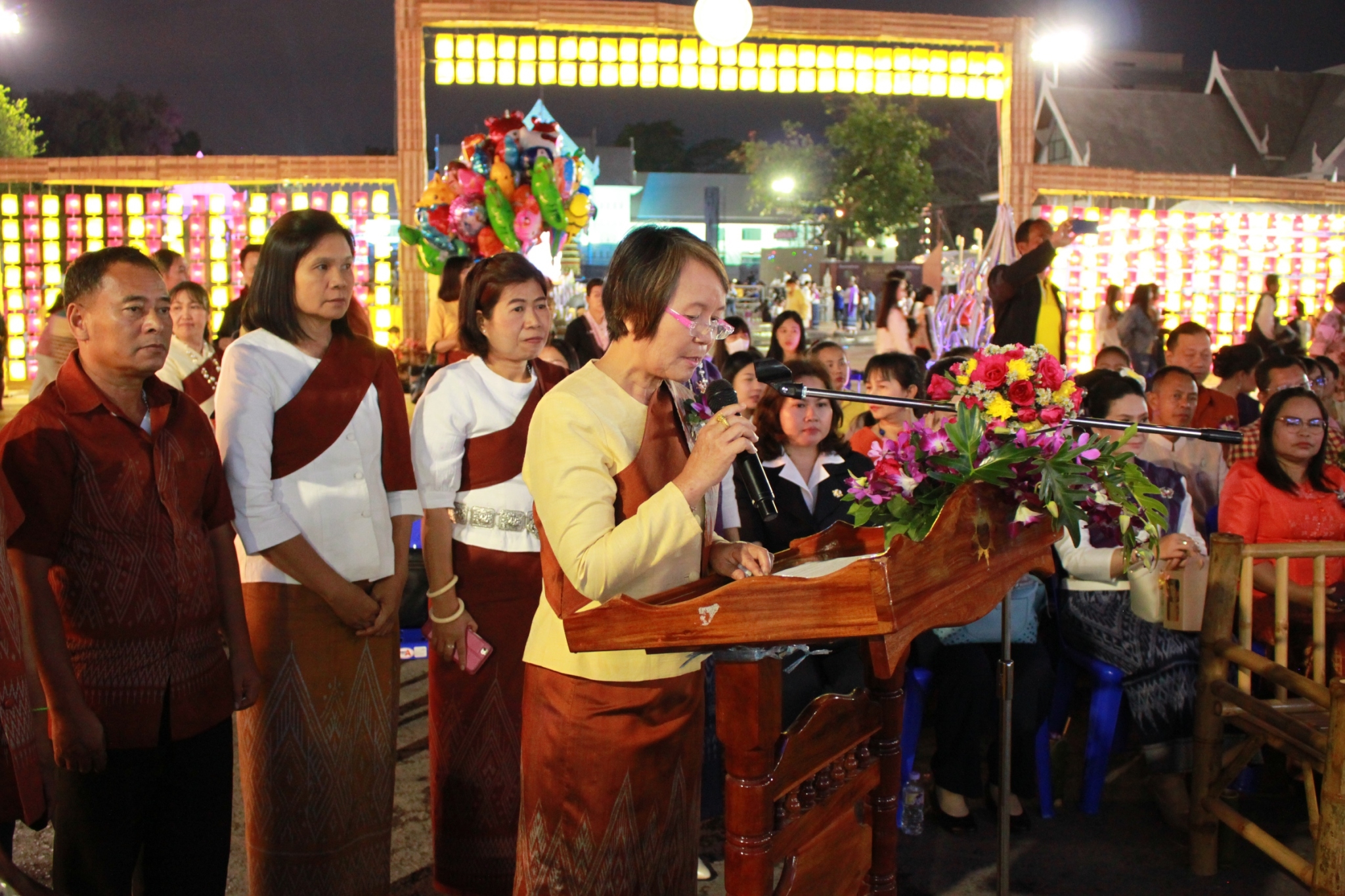 พช.หนองคาย จัดงาน แสดงและจำหน่ายผลิตภัณฑ์ OTOP จังหวัดหนองคาย ในงานฉลองอนุสาวรีย์ปราบฮ่อ ใต้ร่มพระบารมี 193 ปี เมืองหนองคาย และงานกาชาด จังหวัดหนองคาย พ.ศ. 2563