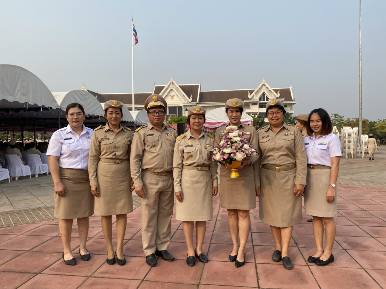 พช.หนองคาย ร่วม พิธีถวายราชสักการะและถวายราชสดุดีพระบาทสมเด็จพระจุลจอมเกล้าเจ้าอยู่หัว เนื่องในวันท้องถิ่นไทย