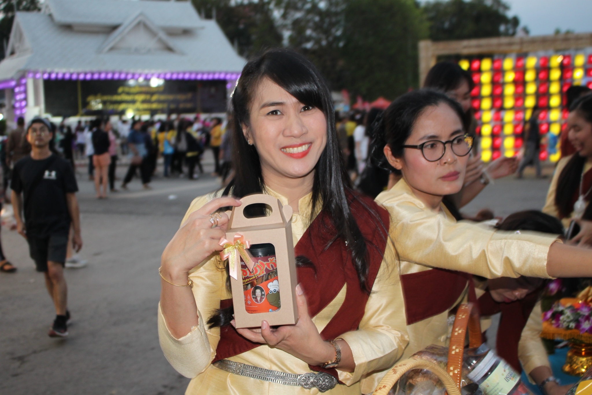 พช.หนองคาย จัดงาน แสดงและจำหน่ายผลิตภัณฑ์ OTOP จังหวัดหนองคาย ในงานฉลองอนุสาวรีย์ปราบฮ่อ ใต้ร่มพระบารมี 193 ปี เมืองหนองคาย และงานกาชาด จังหวัดหนองคาย พ.ศ. 2563