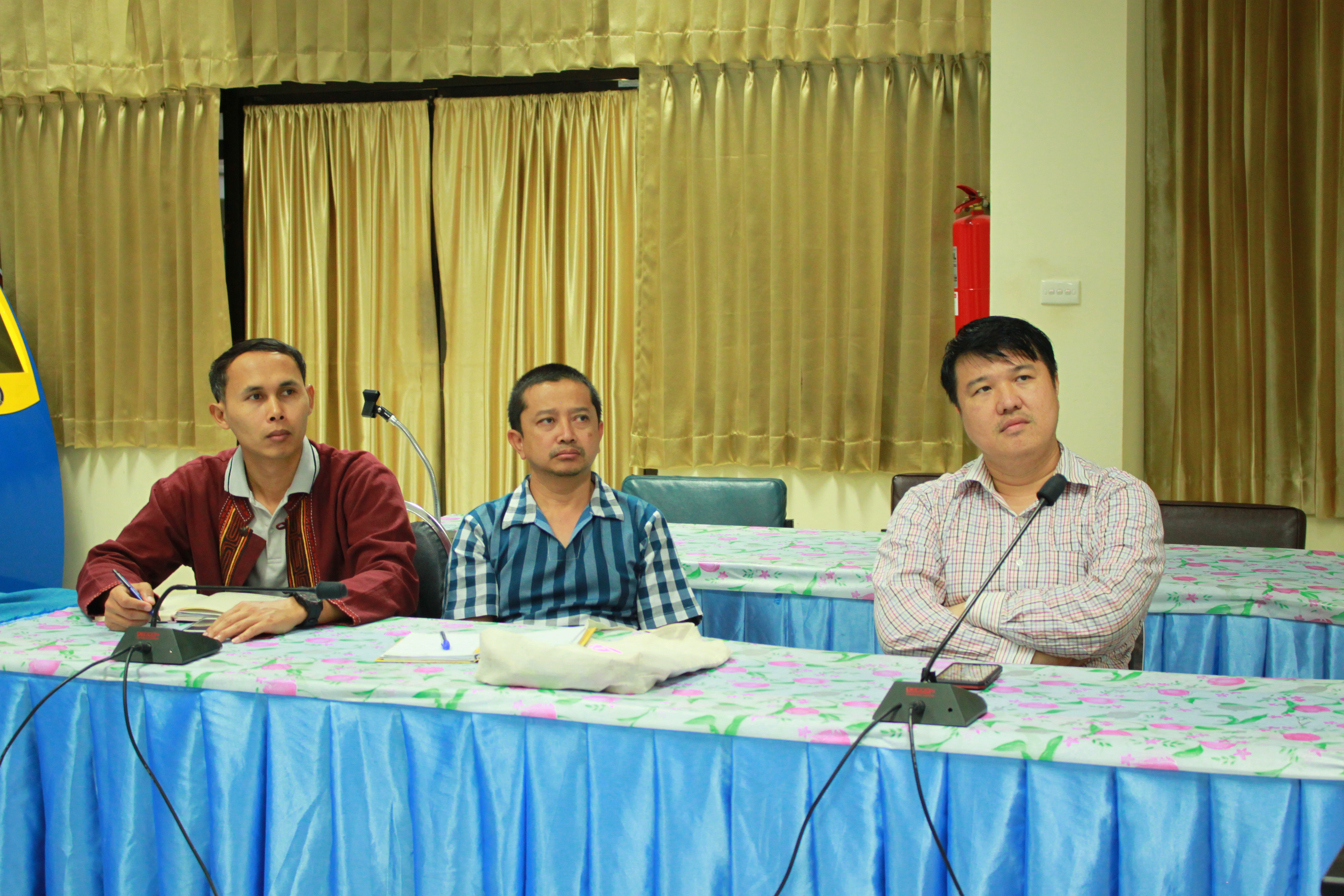 พช.หนองคา ร่วมรับฟังการประชุมสร้างความเข้าใจโครงการยกระดับผ้าทออีสานสู่สากล กิจกรรมหลักที่ 2 ยกระดับมาตรฐานผลิตภัณฑ์กลุ่มแปรรูปผ้าฝ้าย ผ้าขาวม้าไทยสู่สากล (ภาคตะวันออกเฉียงเหนือ) ผ่านระบบวิดีโอคอนเฟอร์เรนซ์