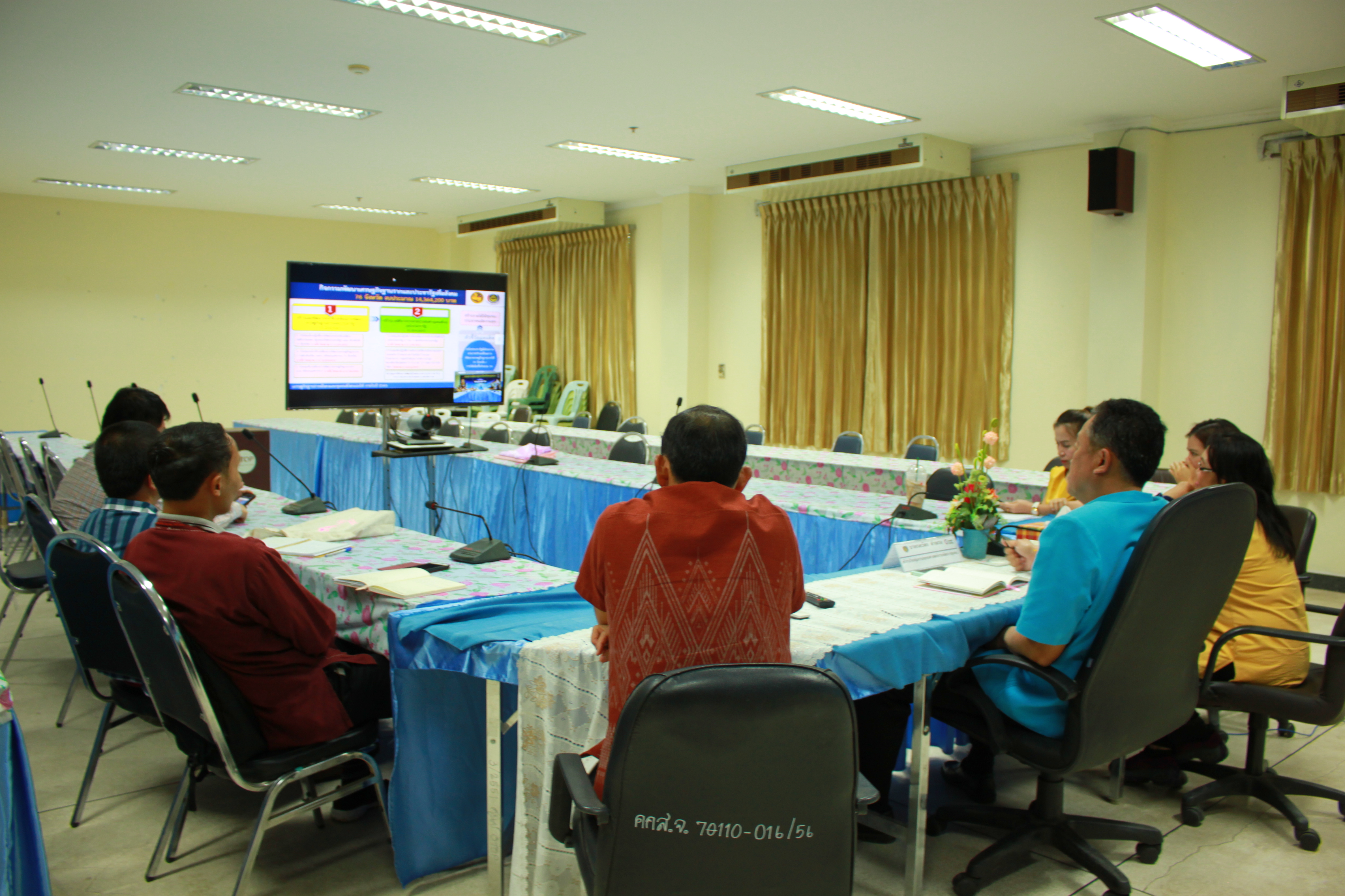 พช.หนองคา ร่วมรับฟังการประชุมสร้างความเข้าใจโครงการยกระดับผ้าทออีสานสู่สากล กิจกรรมหลักที่ 2 ยกระดับมาตรฐานผลิตภัณฑ์กลุ่มแปรรูปผ้าฝ้าย ผ้าขาวม้าไทยสู่สากล (ภาคตะวันออกเฉียงเหนือ) ผ่านระบบวิดีโอคอนเฟอร์เรนซ์