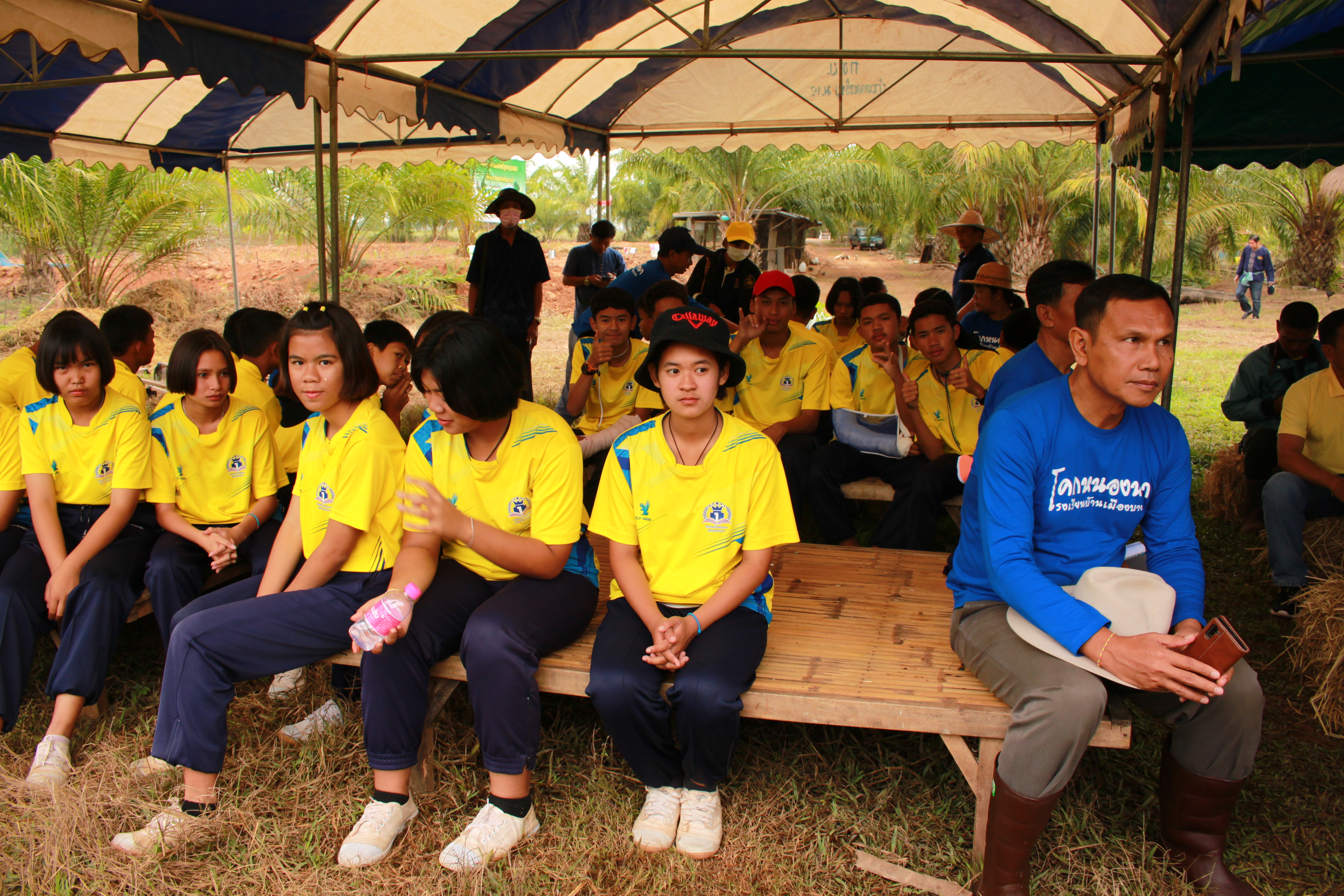 จังหวัดหนองคาย จัดกิจกรรม “พายติ๊บข้าว ไปเอาแฮง แบกบักจกไปขุดดิน” เอามื้อสามัคคี โคก หนอง นา@หนองคาย