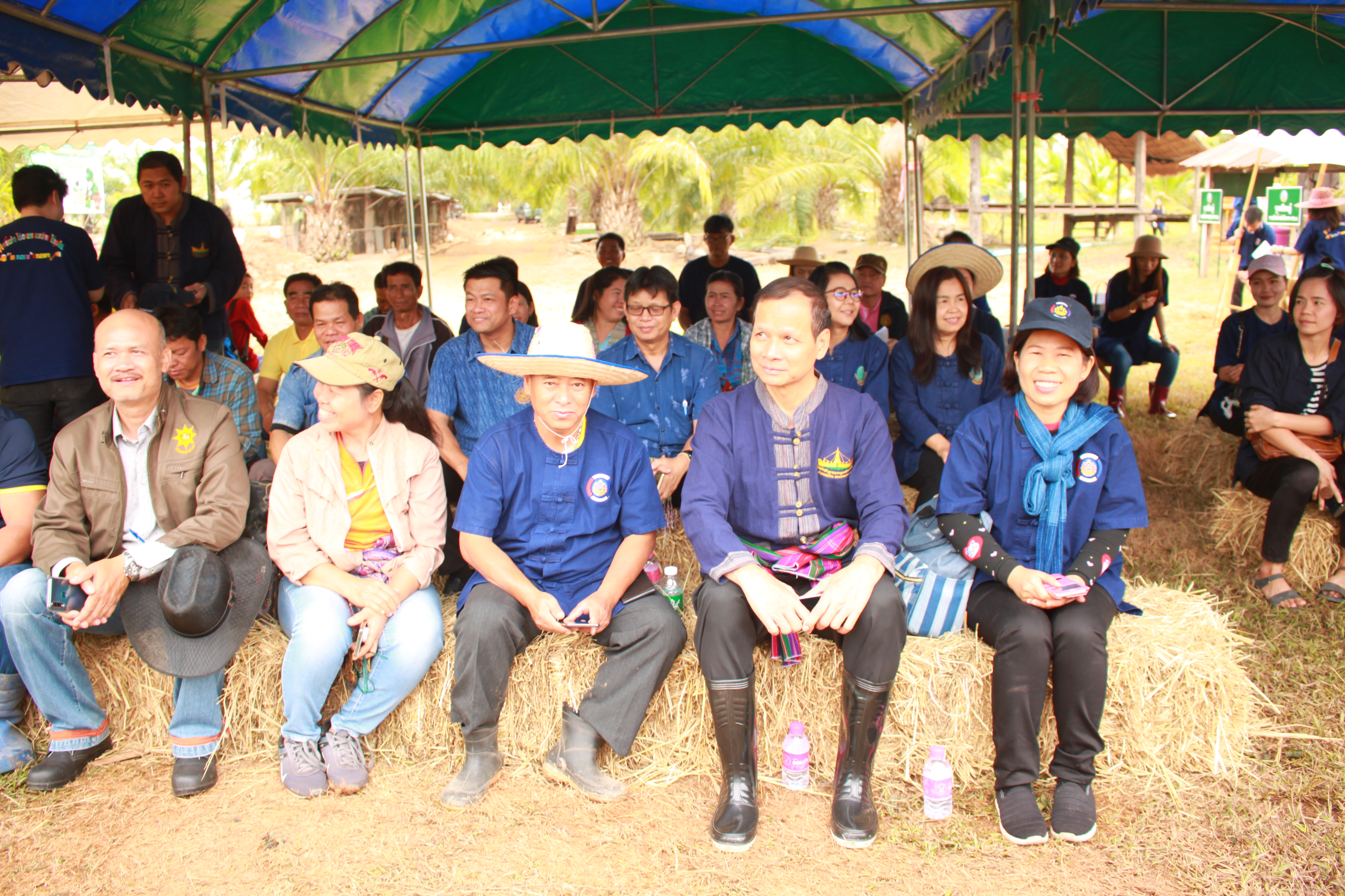 จังหวัดหนองคาย จัดกิจกรรม “พายติ๊บข้าว ไปเอาแฮง แบกบักจกไปขุดดิน” เอามื้อสามัคคี โคก หนอง นา@หนองคาย