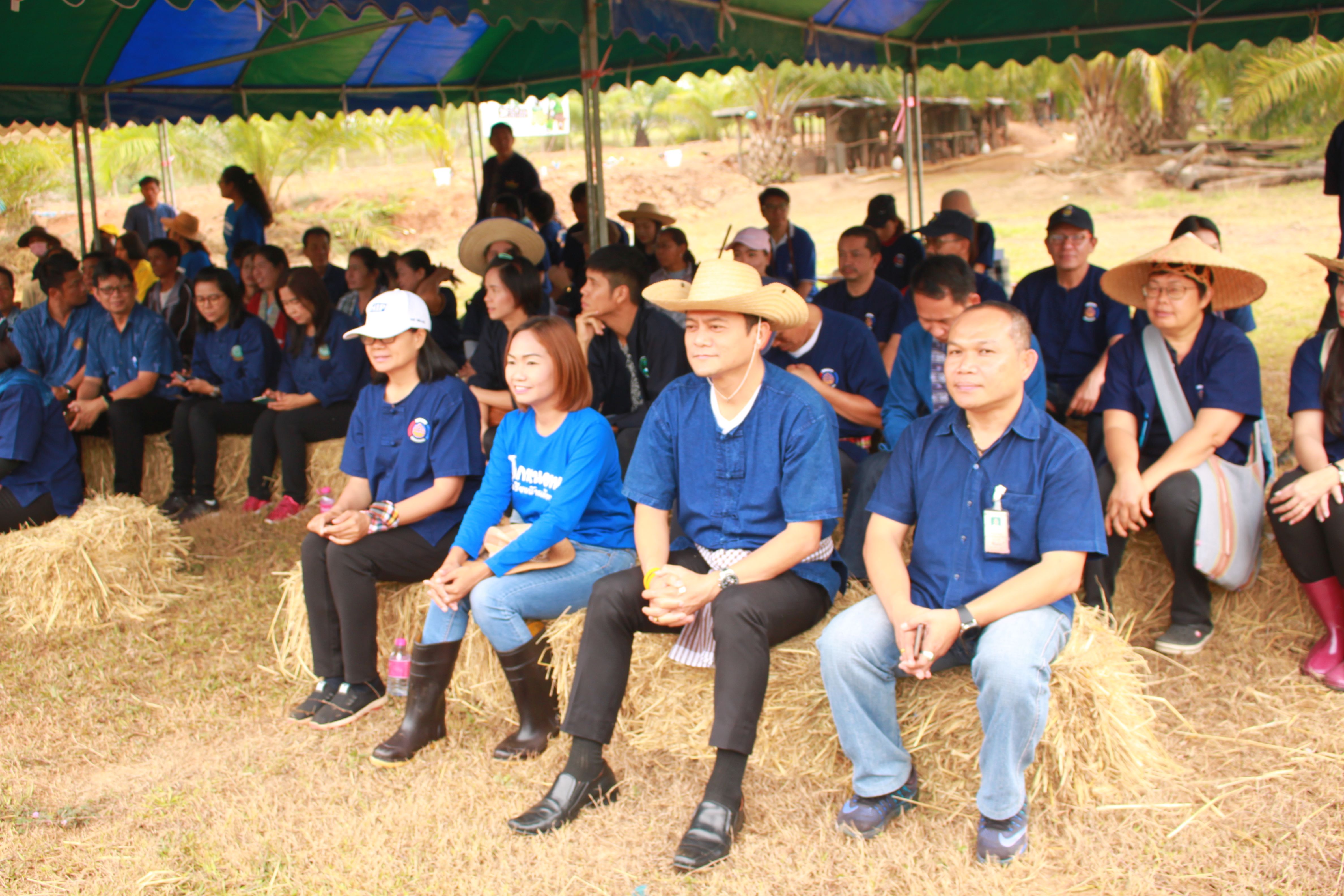 จังหวัดหนองคาย จัดกิจกรรม “พายติ๊บข้าว ไปเอาแฮง แบกบักจกไปขุดดิน” เอามื้อสามัคคี โคก หนอง นา@หนองคาย