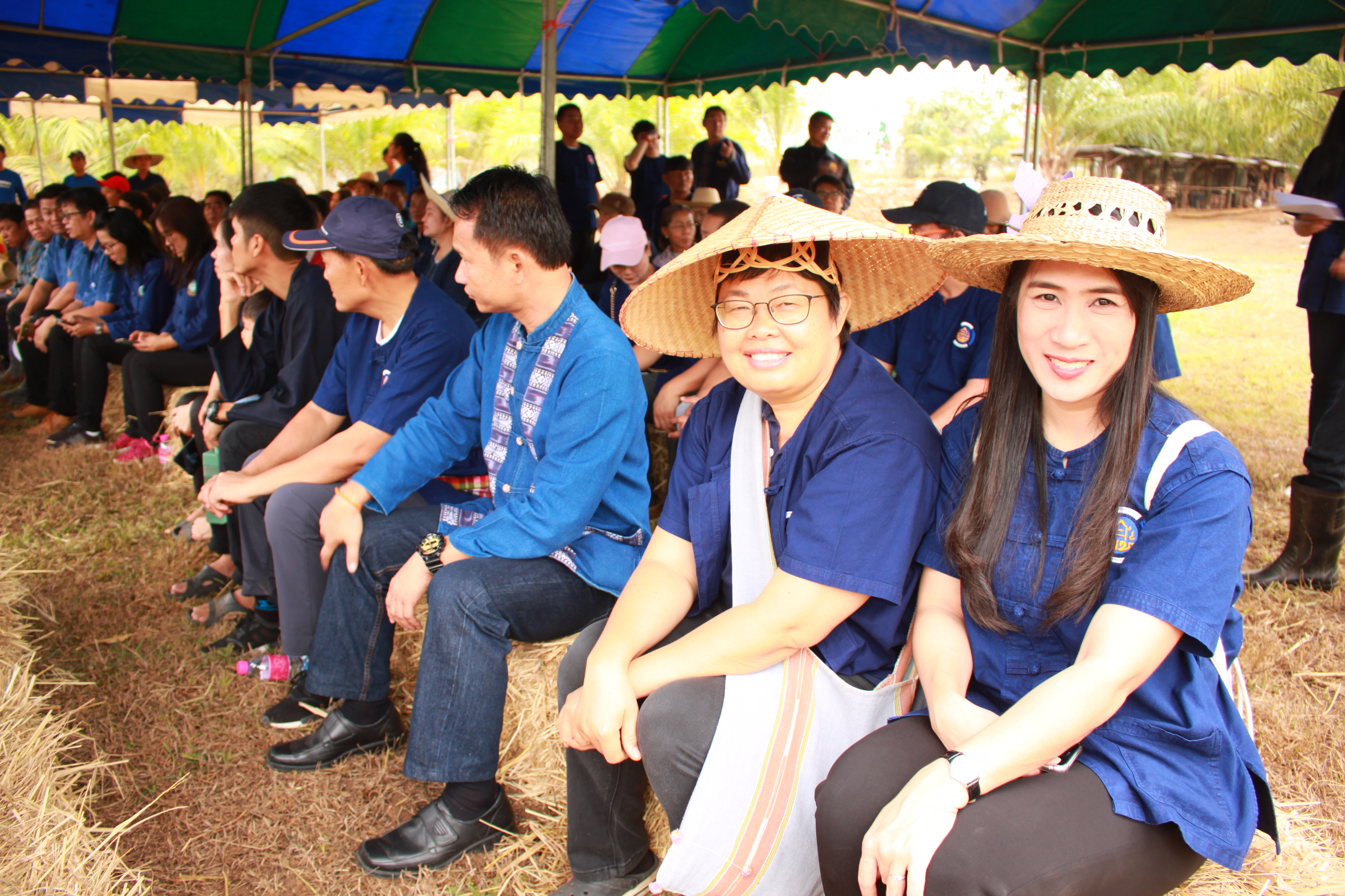 จังหวัดหนองคาย จัดกิจกรรม “พายติ๊บข้าว ไปเอาแฮง แบกบักจกไปขุดดิน” เอามื้อสามัคคี โคก หนอง นา@หนองคาย