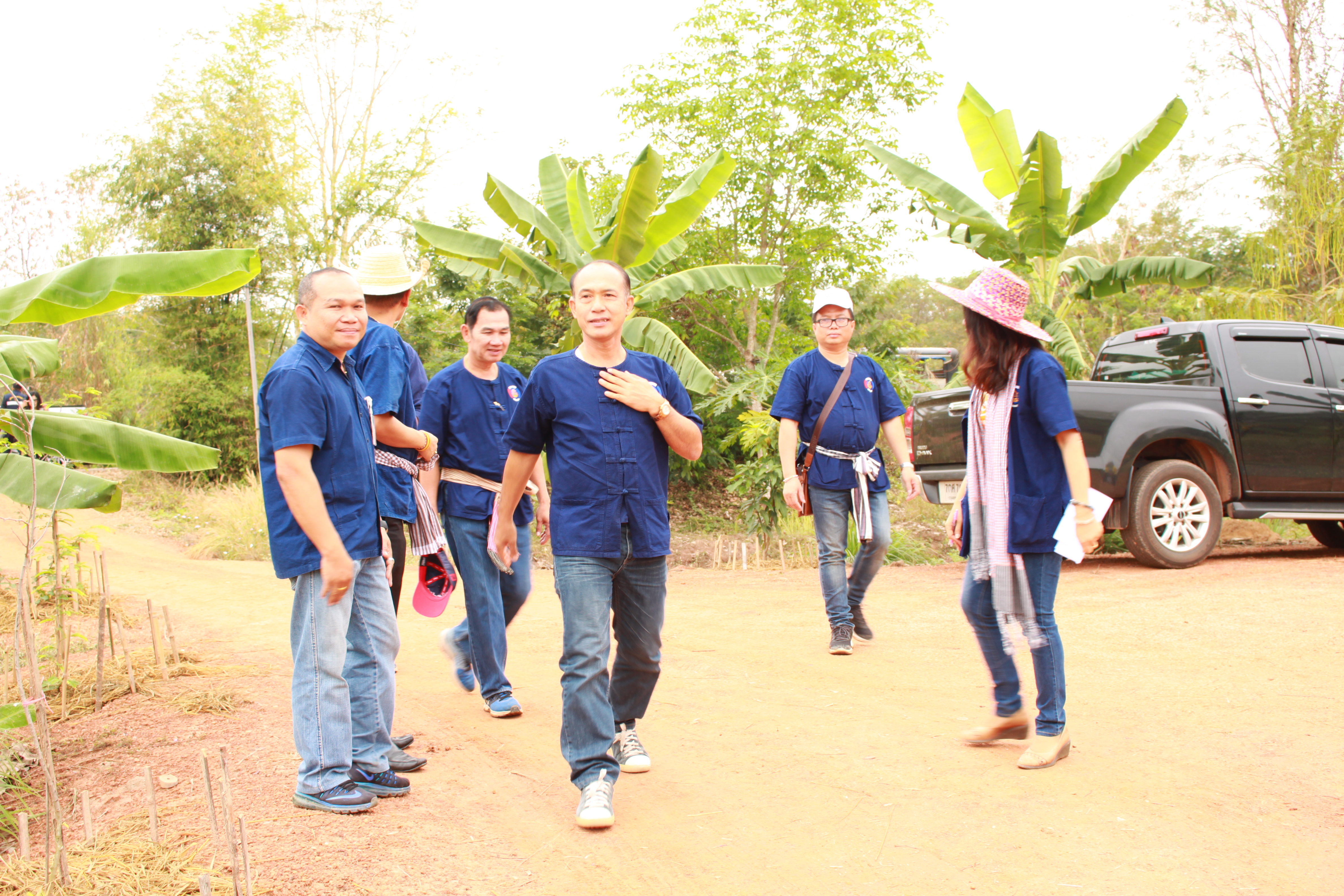 จังหวัดหนองคาย จัดกิจกรรม “พายติ๊บข้าว ไปเอาแฮง แบกบักจกไปขุดดิน” เอามื้อสามัคคี โคก หนอง นา@หนองคาย