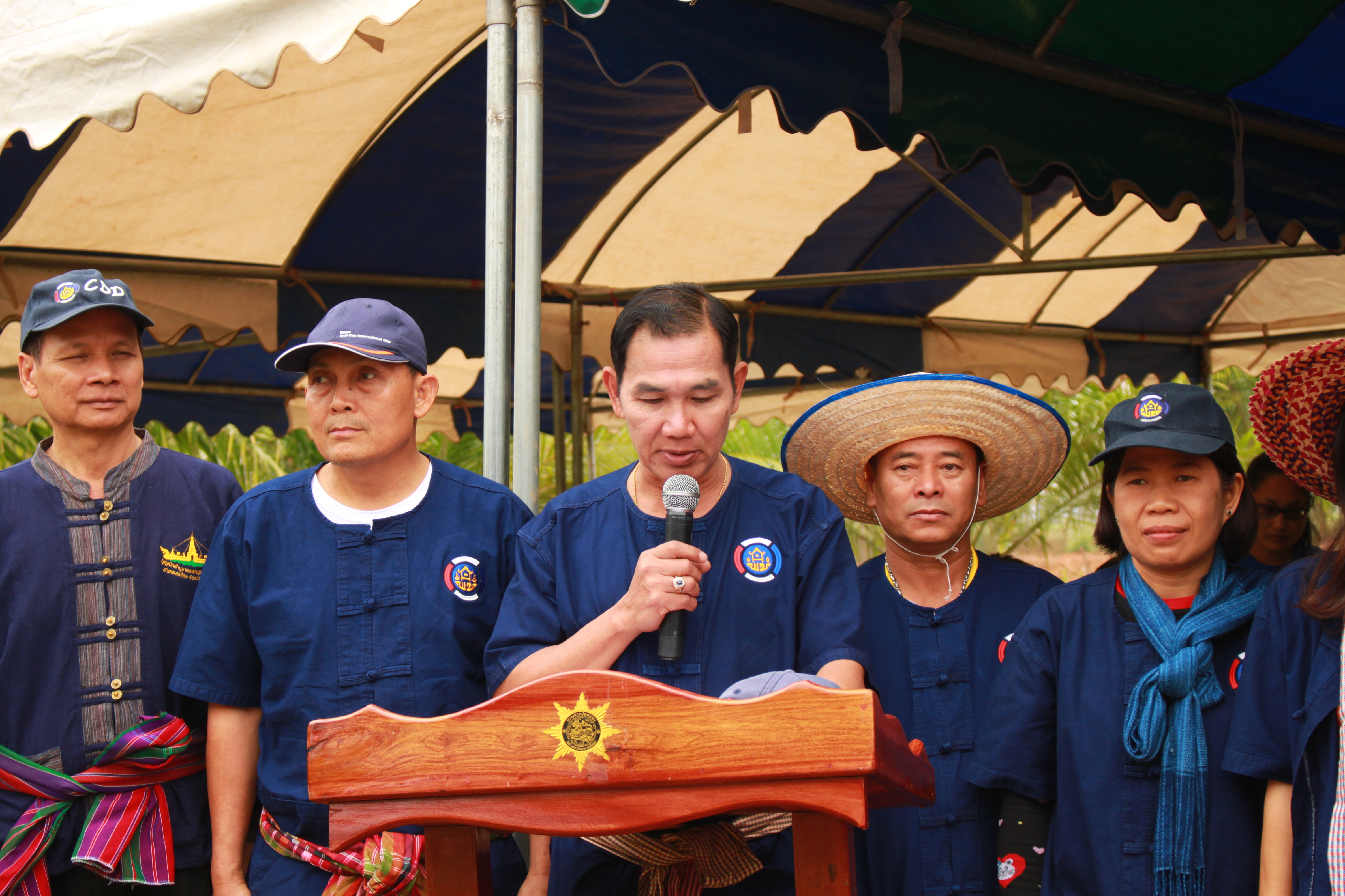 จังหวัดหนองคาย จัดกิจกรรม “พายติ๊บข้าว ไปเอาแฮง แบกบักจกไปขุดดิน” เอามื้อสามัคคี โคก หนอง นา@หนองคาย