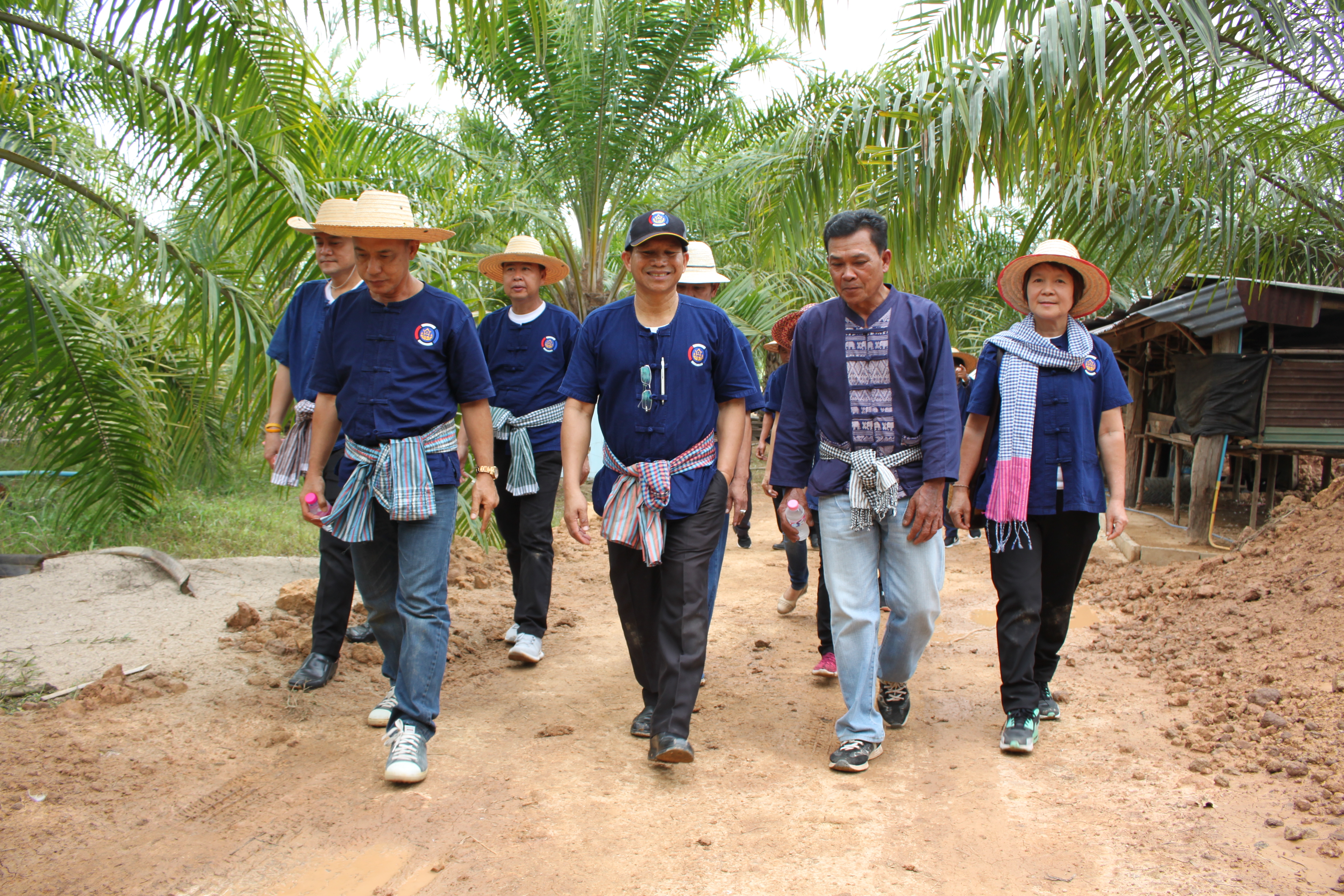 จังหวัดหนองคาย จัดกิจกรรม “พายติ๊บข้าว ไปเอาแฮง แบกบักจกไปขุดดิน” เอามื้อสามัคคี โคก หนอง นา@หนองคาย