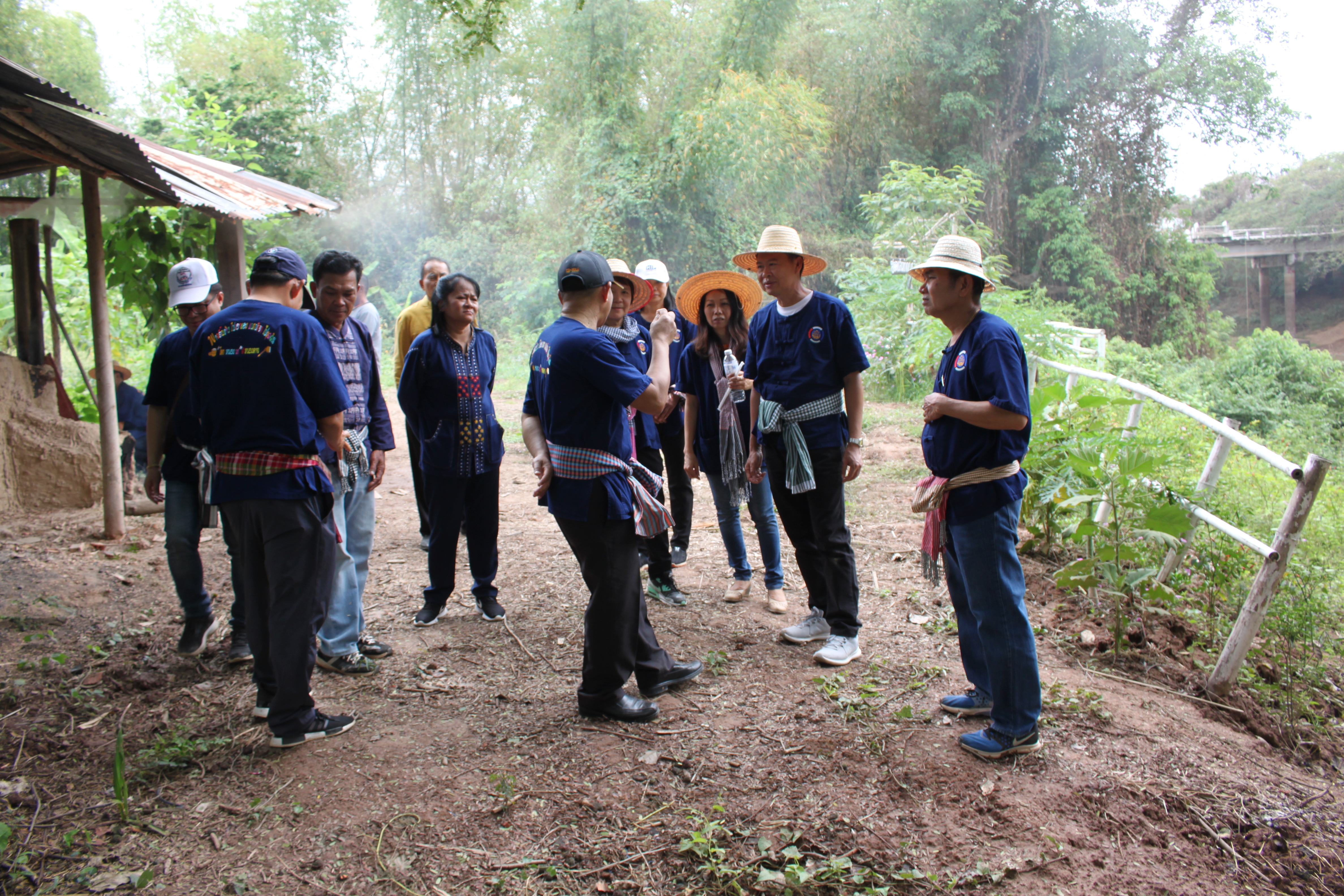 จังหวัดหนองคาย จัดกิจกรรม “พายติ๊บข้าว ไปเอาแฮง แบกบักจกไปขุดดิน” เอามื้อสามัคคี โคก หนอง นา@หนองคาย