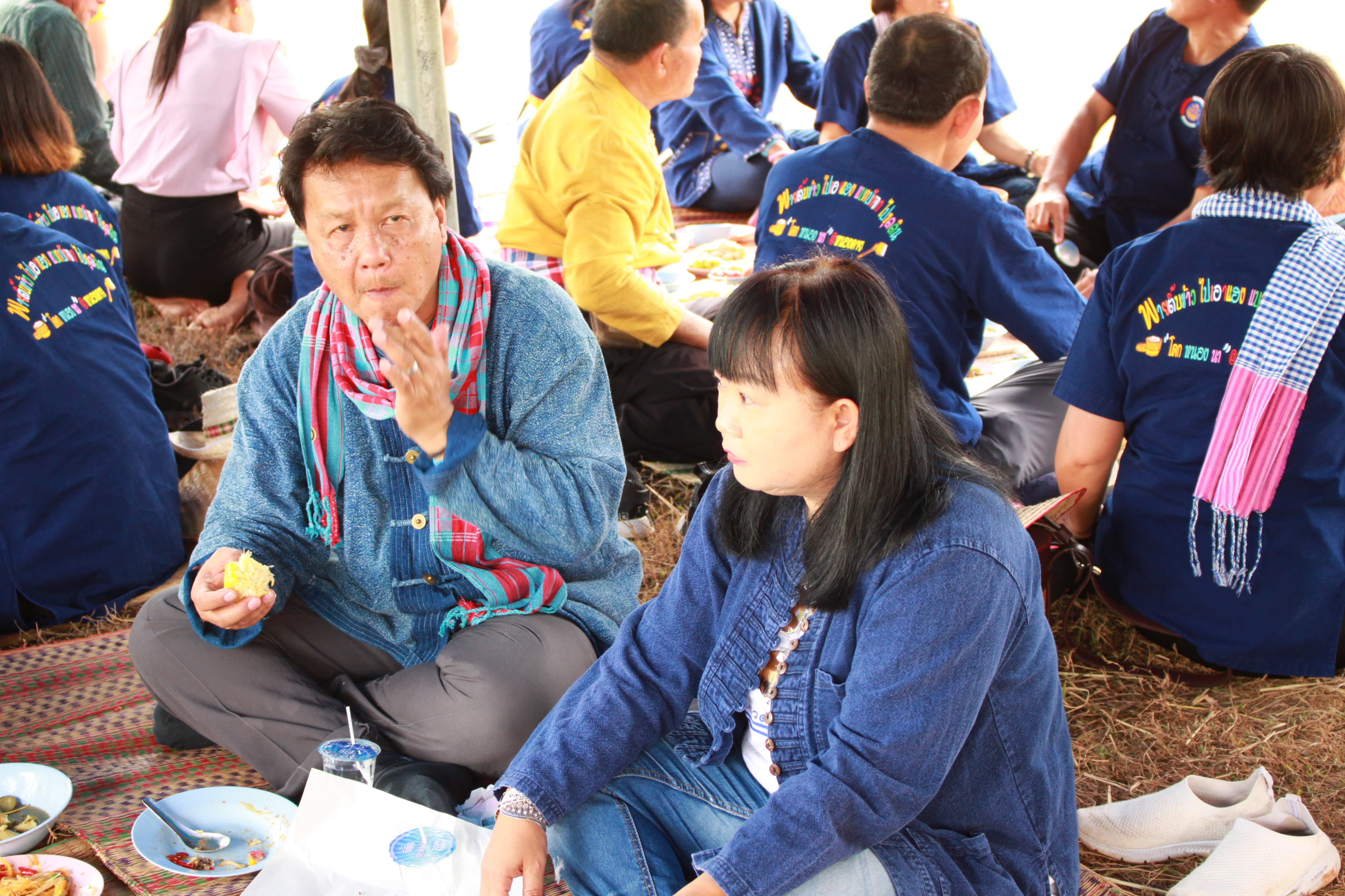 จังหวัดหนองคาย จัดกิจกรรม “พายติ๊บข้าว ไปเอาแฮง แบกบักจกไปขุดดิน” เอามื้อสามัคคี โคก หนอง นา@หนองคาย