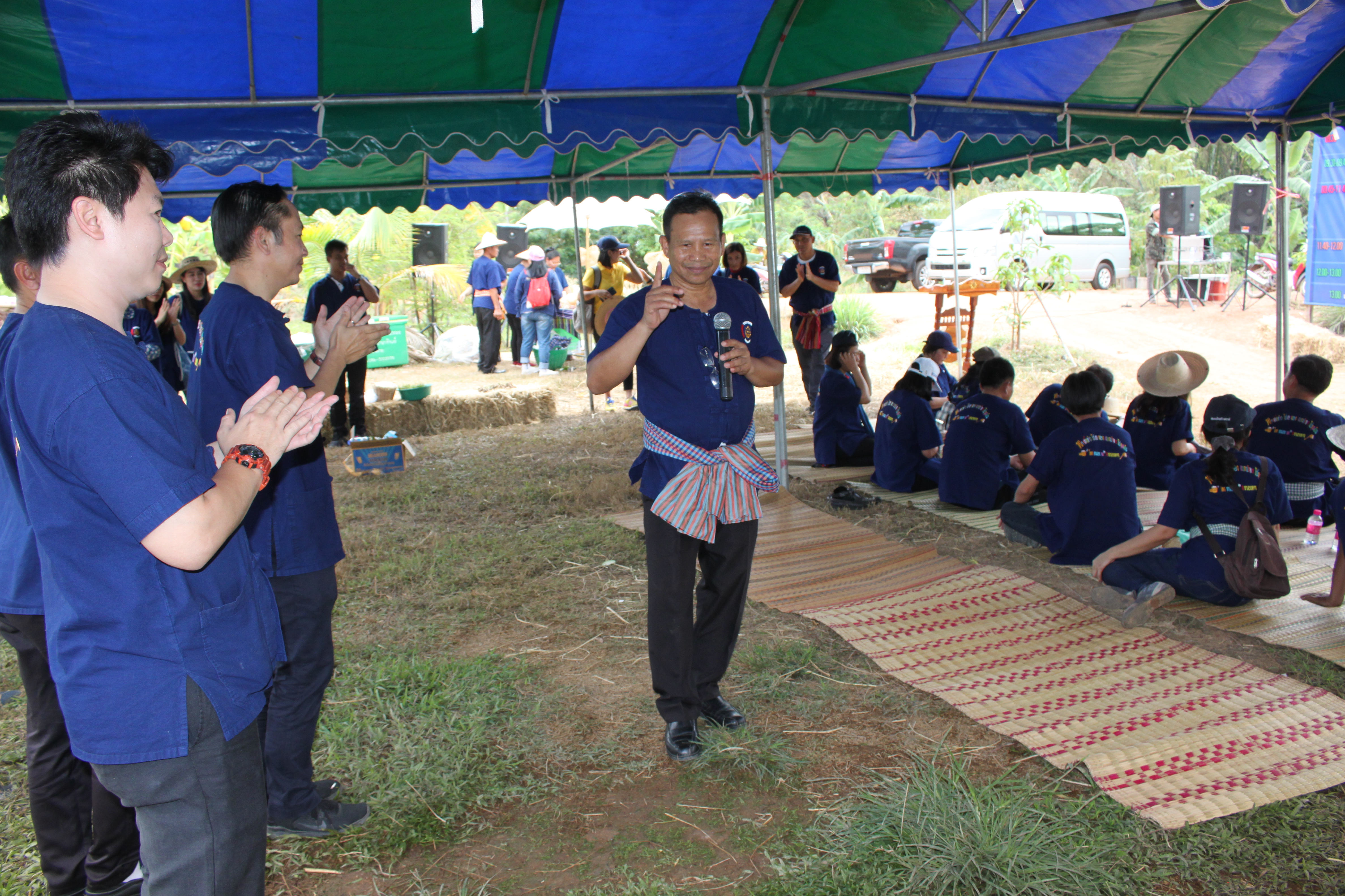 จังหวัดหนองคาย จัดกิจกรรม “พายติ๊บข้าว ไปเอาแฮง แบกบักจกไปขุดดิน” เอามื้อสามัคคี โคก หนอง นา@หนองคาย