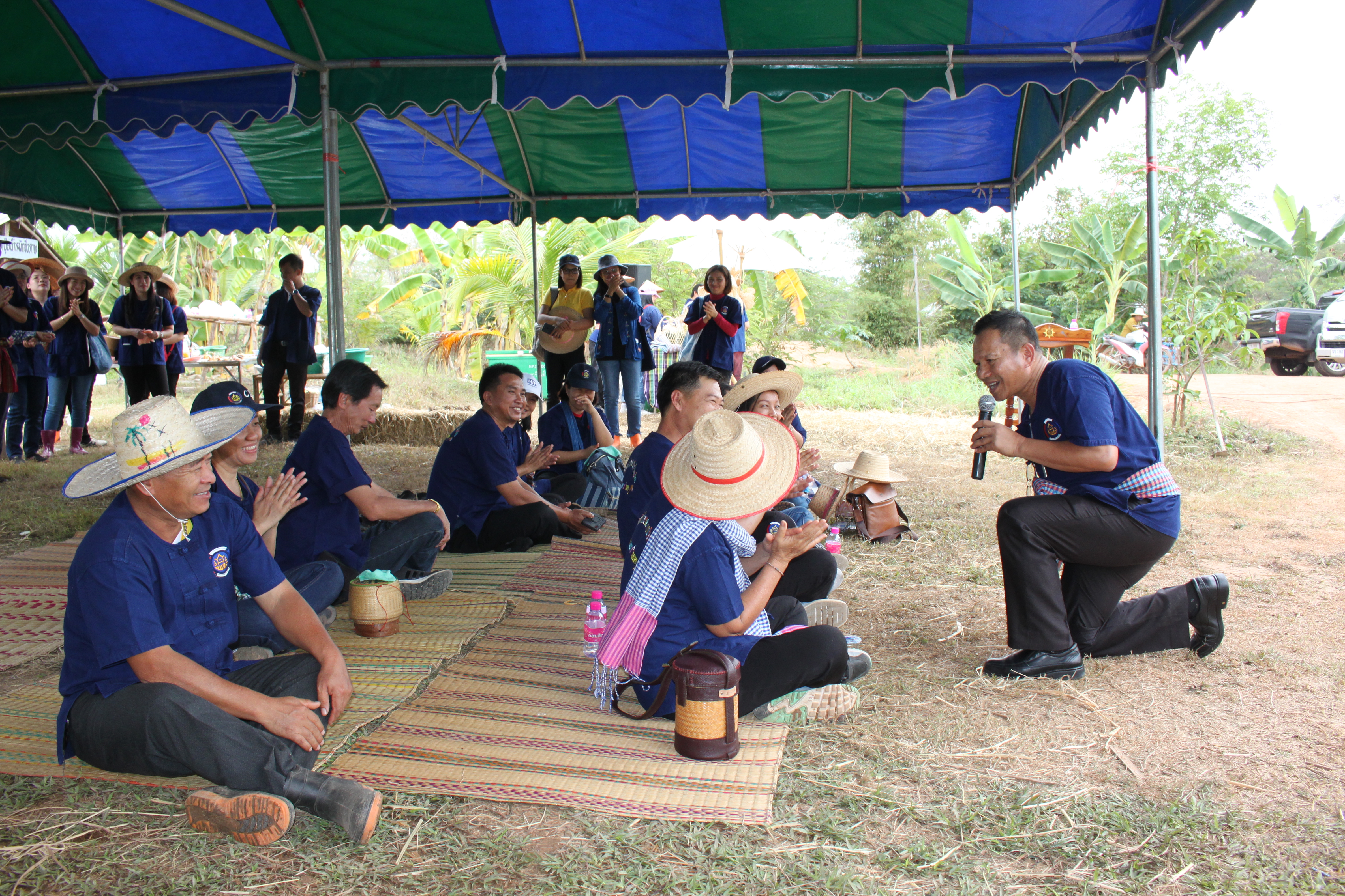 จังหวัดหนองคาย จัดกิจกรรม “พายติ๊บข้าว ไปเอาแฮง แบกบักจกไปขุดดิน” เอามื้อสามัคคี โคก หนอง นา@หนองคาย