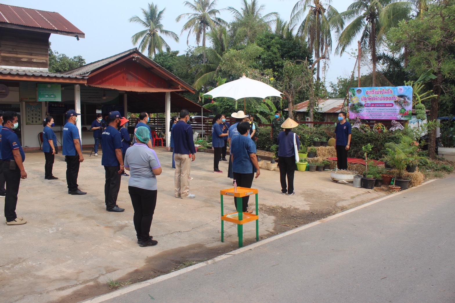 “พช.หนองคาย จัดกิจกรรม KICK OFF สตรีแบ่งปันรัก ปลูกพืชผักปลอดภัย”