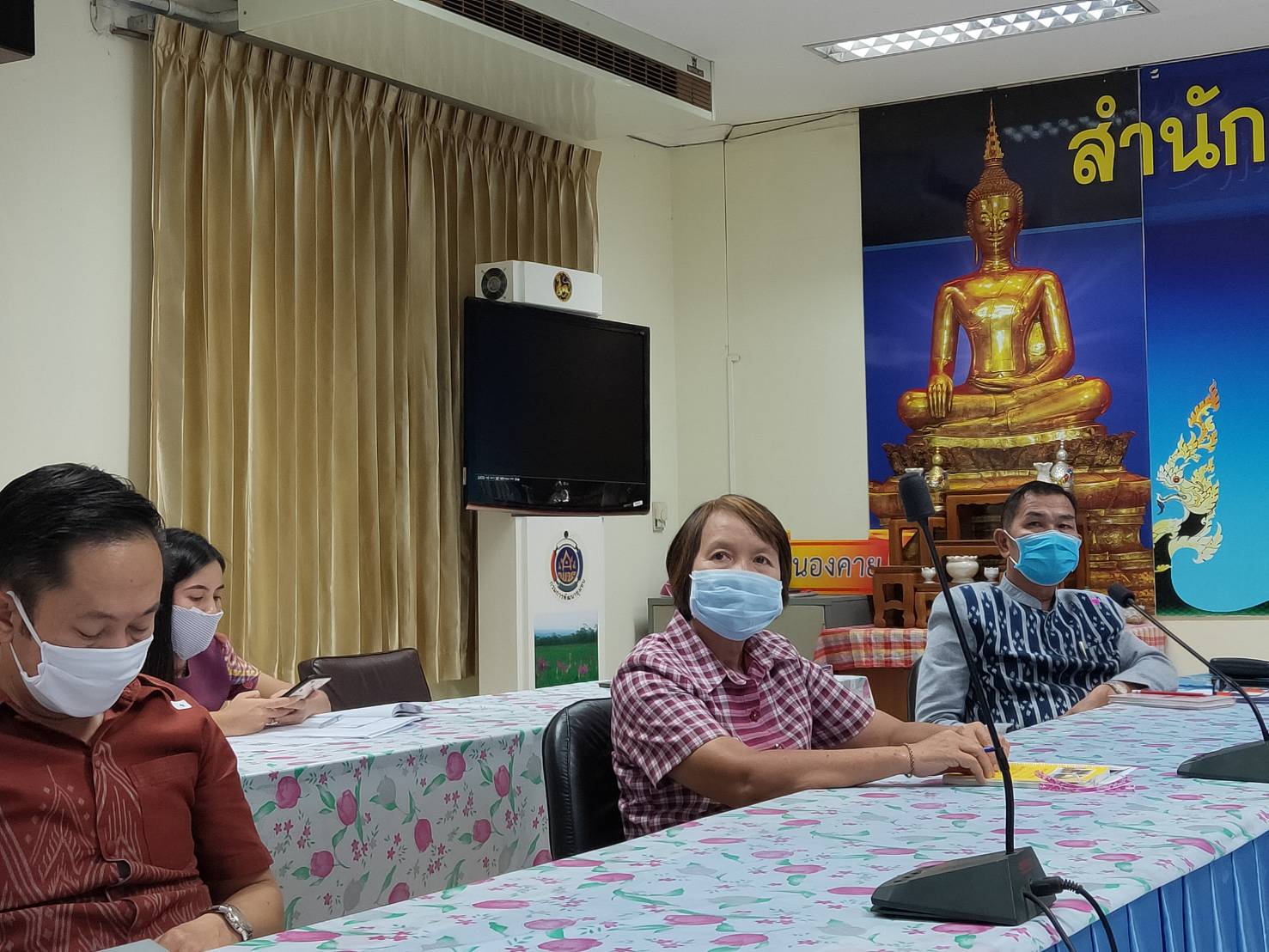 พช.หนองคาย รับชมก ารประชุม การขับเคลื่อนแผนปฏิบัติการ 90 วัน “ปลูกผักสวนครัว เพื่อสร้างความมั่นคงทางอาหาร” ผ่านระบบการประชุมทางไกล (Video Conference)