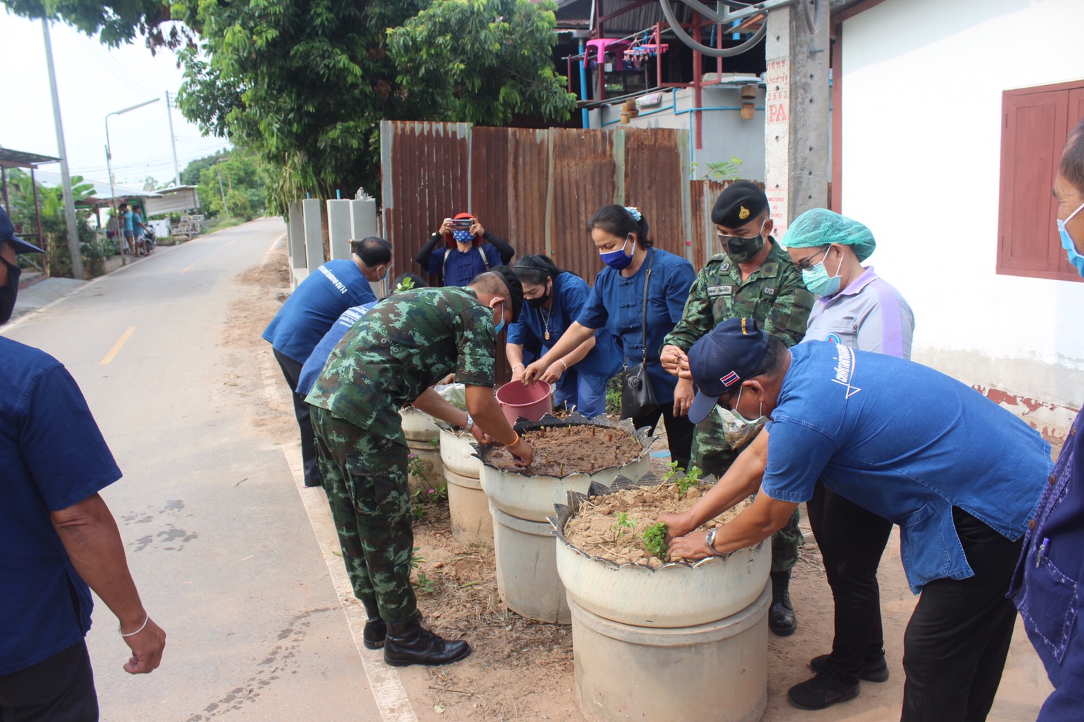 “พช.หนองคาย จัดกิจกรรม KICK OFF สตรีแบ่งปันรัก ปลูกพืชผักปลอดภัย”