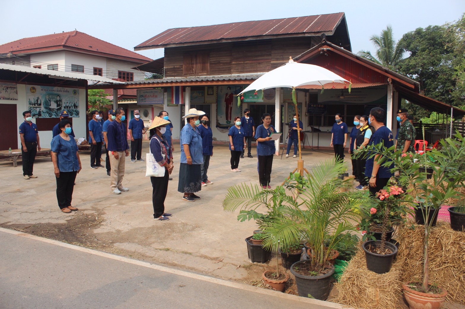 “พช.หนองคาย จัดกิจกรรม KICK OFF สตรีแบ่งปันรัก ปลูกพืชผักปลอดภัย”
