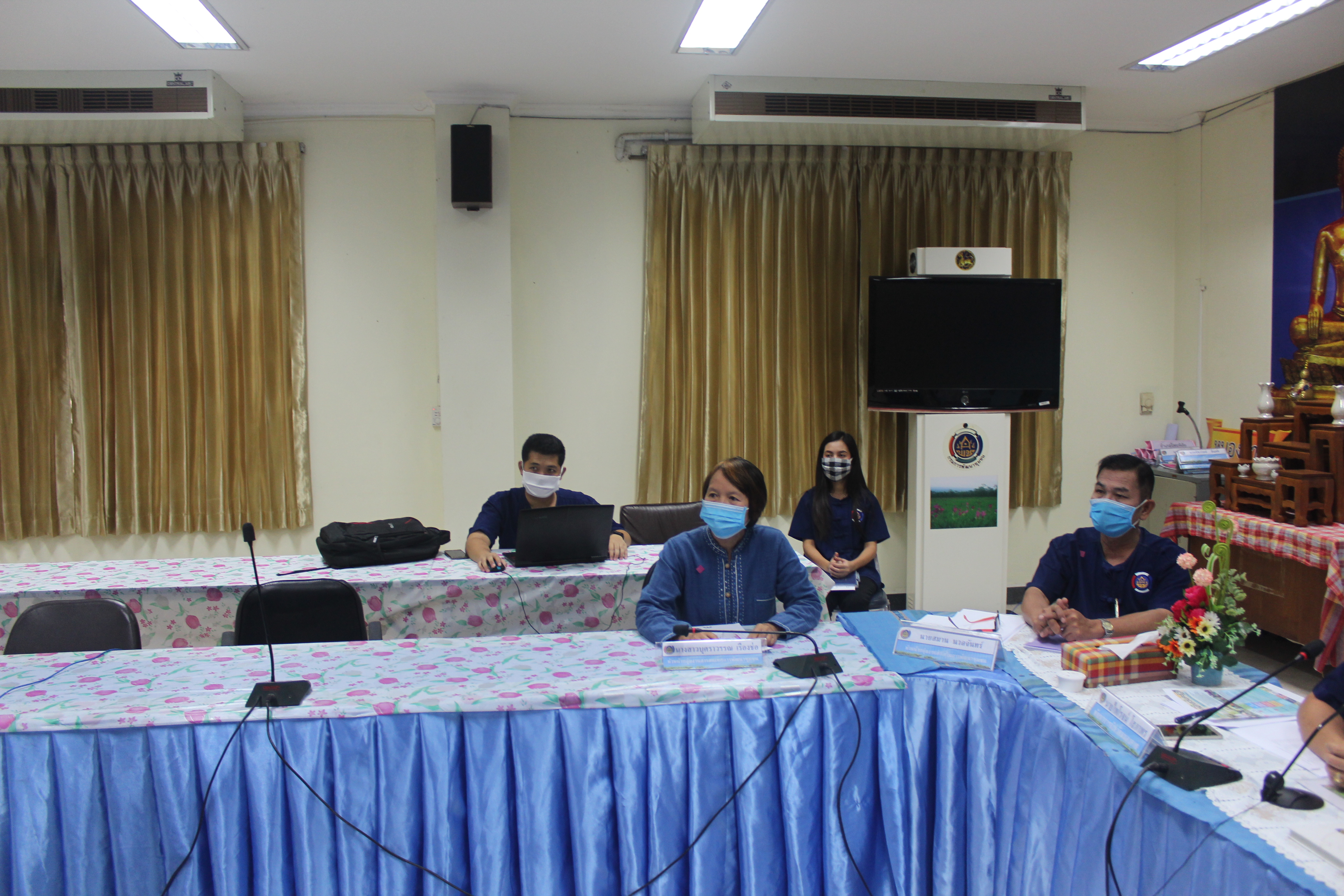 พช.หนองคาย ประชุมหัวหน้ากลุ่มงาน หัวหน้าฝ่าย พัฒนาการอำเภอและนักวิชาการพัฒนาชุมชน สำนักงานพัฒนาชุมชนจังหวัดหนองคาย ผ่านระบบห้องประชุมออนไลน์