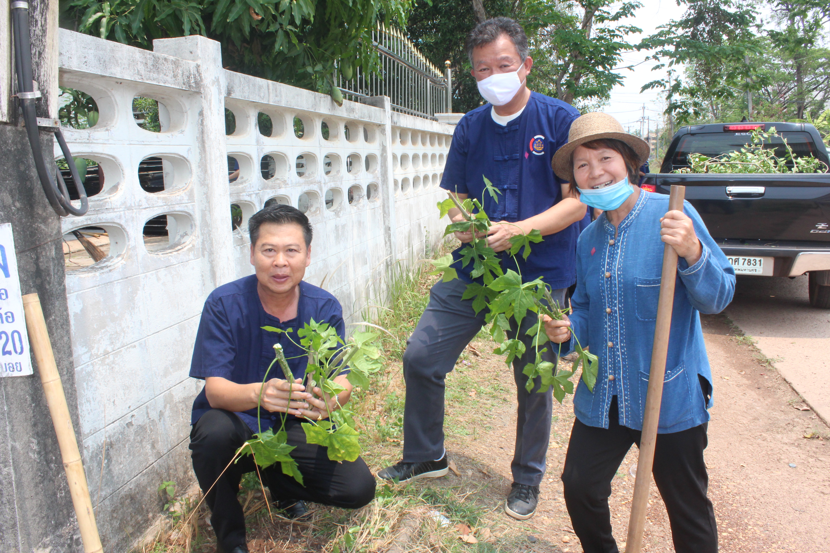 พช.หนองคาย ปลูกผักสวนครัว ขับเคลื่อนแผนปฎิบัติการ 90 วัน”