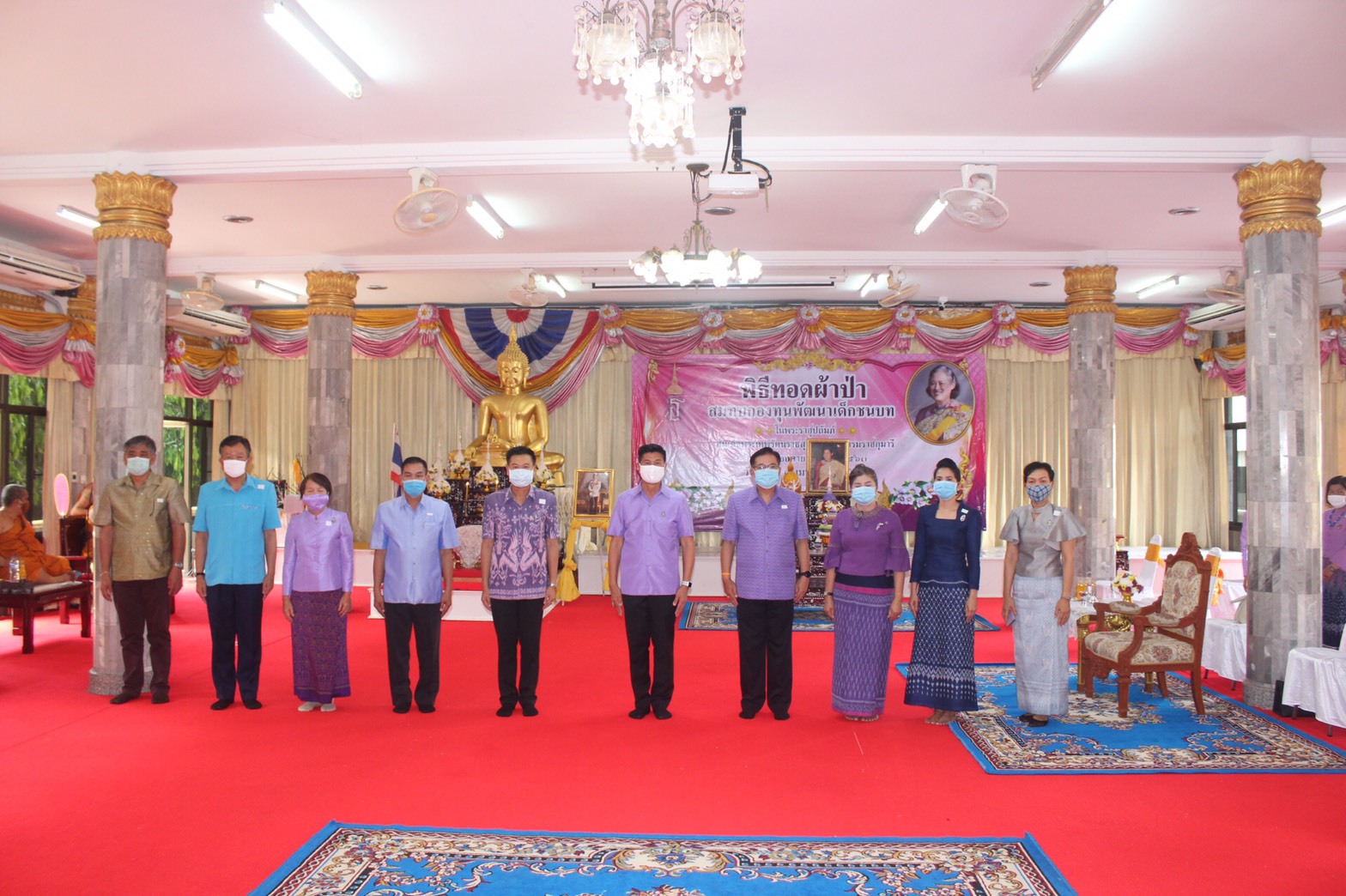 หนองคาย….จัดพิธีทอดผ้าป่าสมทบกองทุนพัฒนาเด็กชนบทฯ ณ วัดโพธิ์ชัย พระอารามหลวง