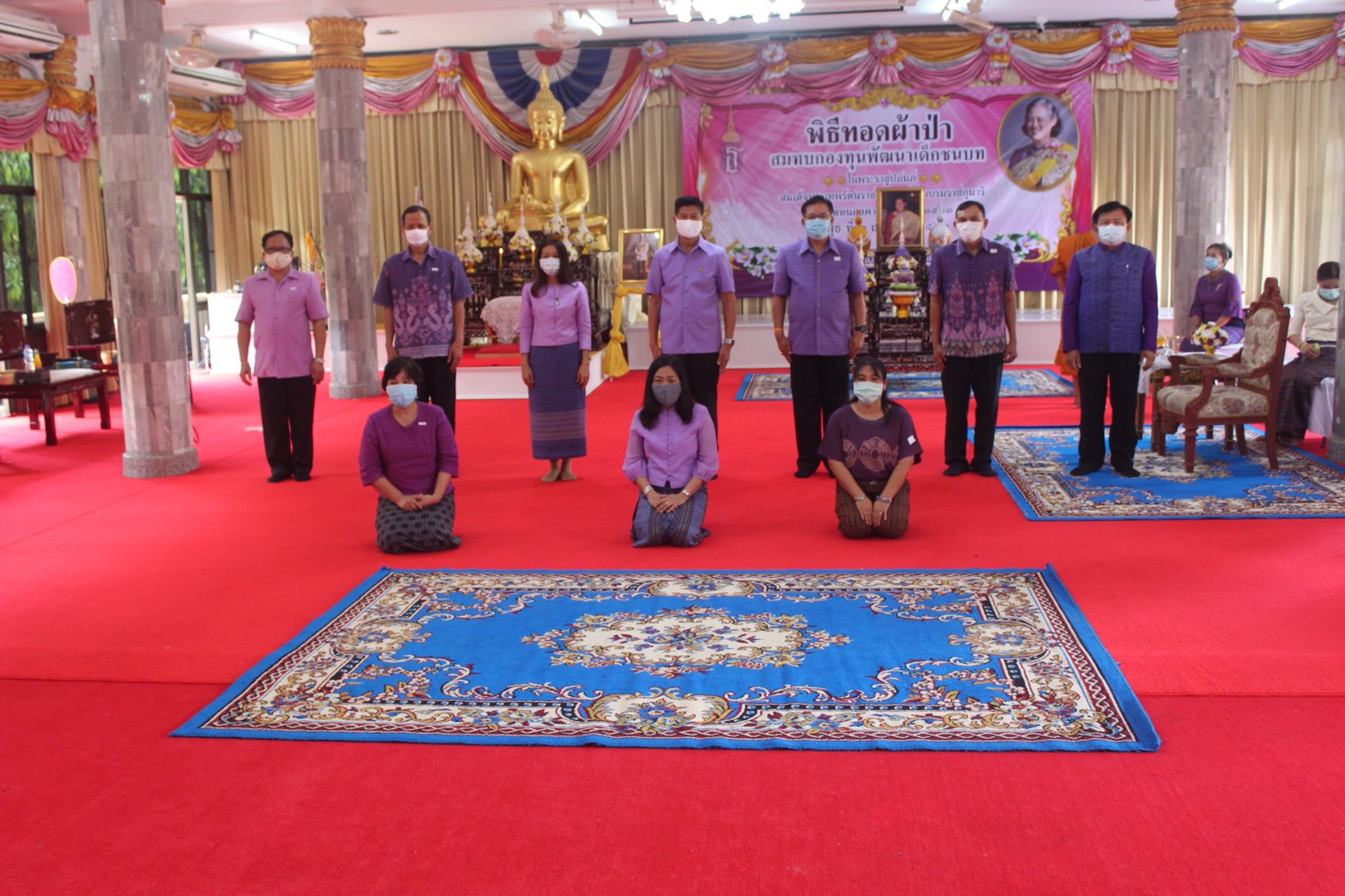 หนองคาย….จัดพิธีทอดผ้าป่าสมทบกองทุนพัฒนาเด็กชนบทฯ ณ วัดโพธิ์ชัย พระอารามหลวง