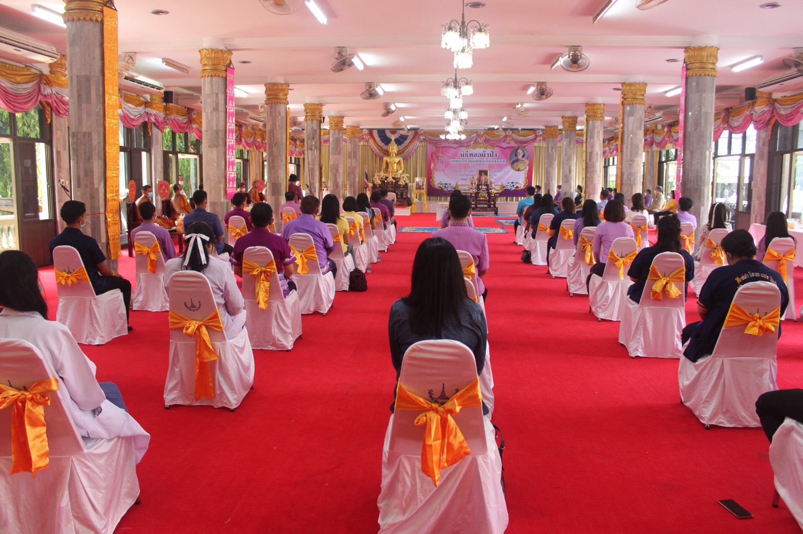 หนองคาย….จัดพิธีทอดผ้าป่าสมทบกองทุนพัฒนาเด็กชนบทฯ ณ วัดโพธิ์ชัย พระอารามหลวง