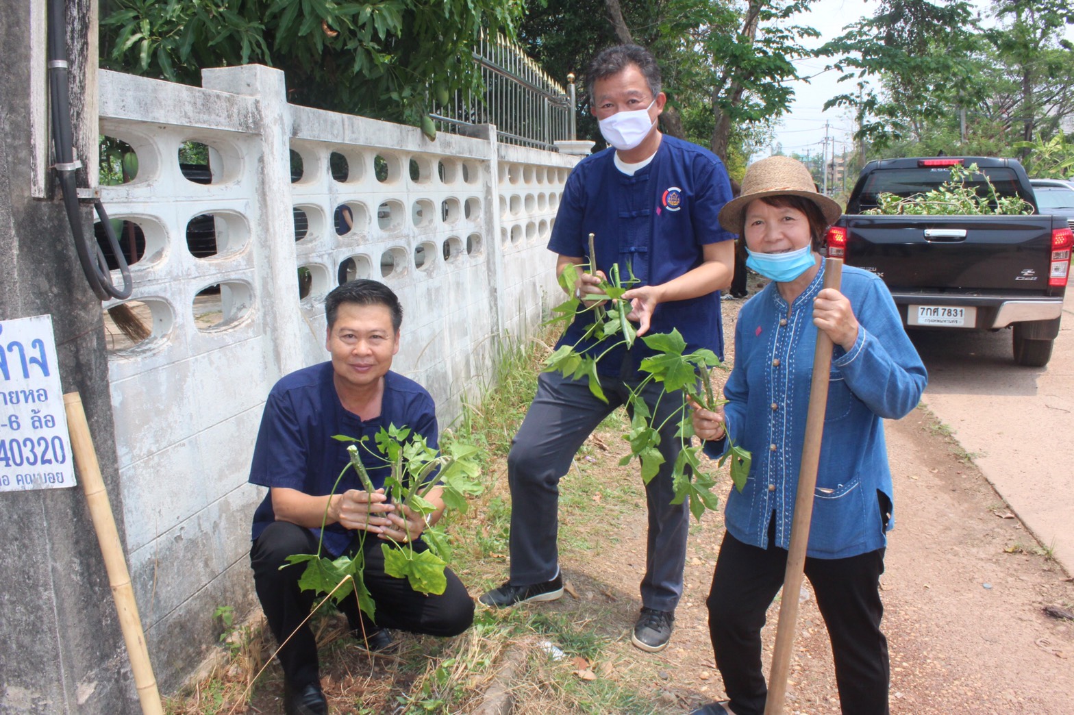 พช.หนองคาย ปลูกผักสวนครัว ขับเคลื่อนแผนปฎิบัติการ 90 วัน”