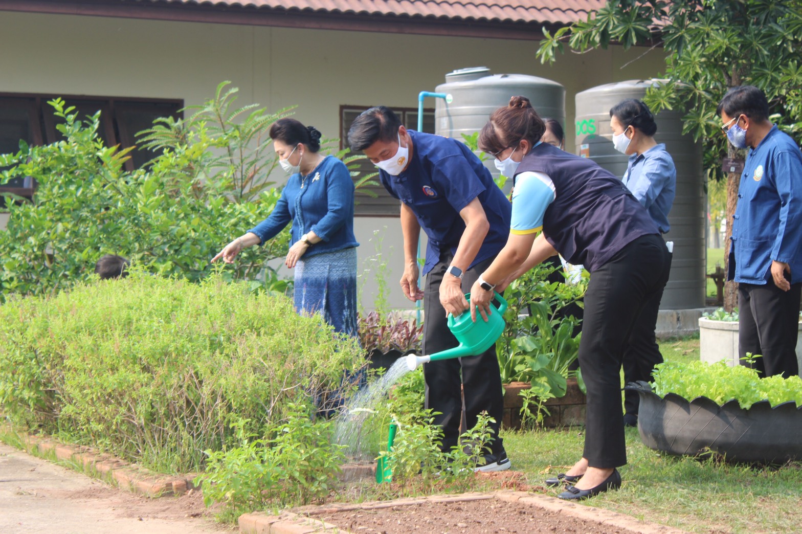 พช.หนองคายจัดกิจกรรม “ผู้ว่าพาปลูกผัก บ้านนี้มีรัก ปลูกผักกินเอง”