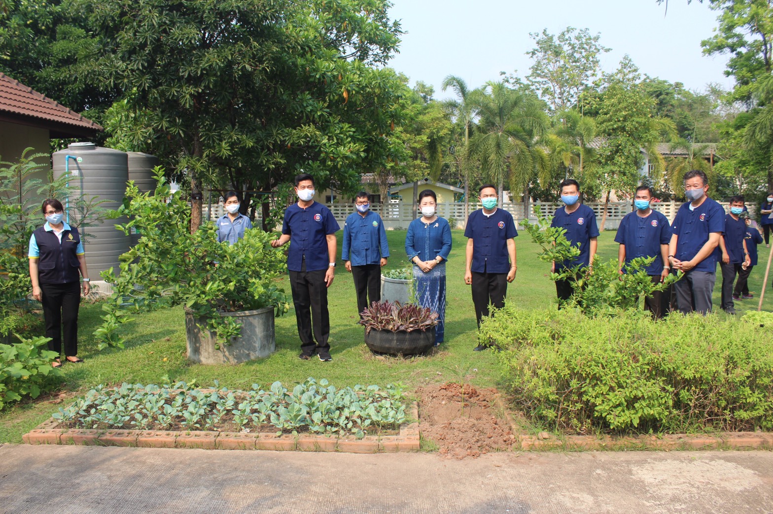 พช.หนองคายจัดกิจกรรม “ผู้ว่าพาปลูกผัก บ้านนี้มีรัก ปลูกผักกินเอง”
