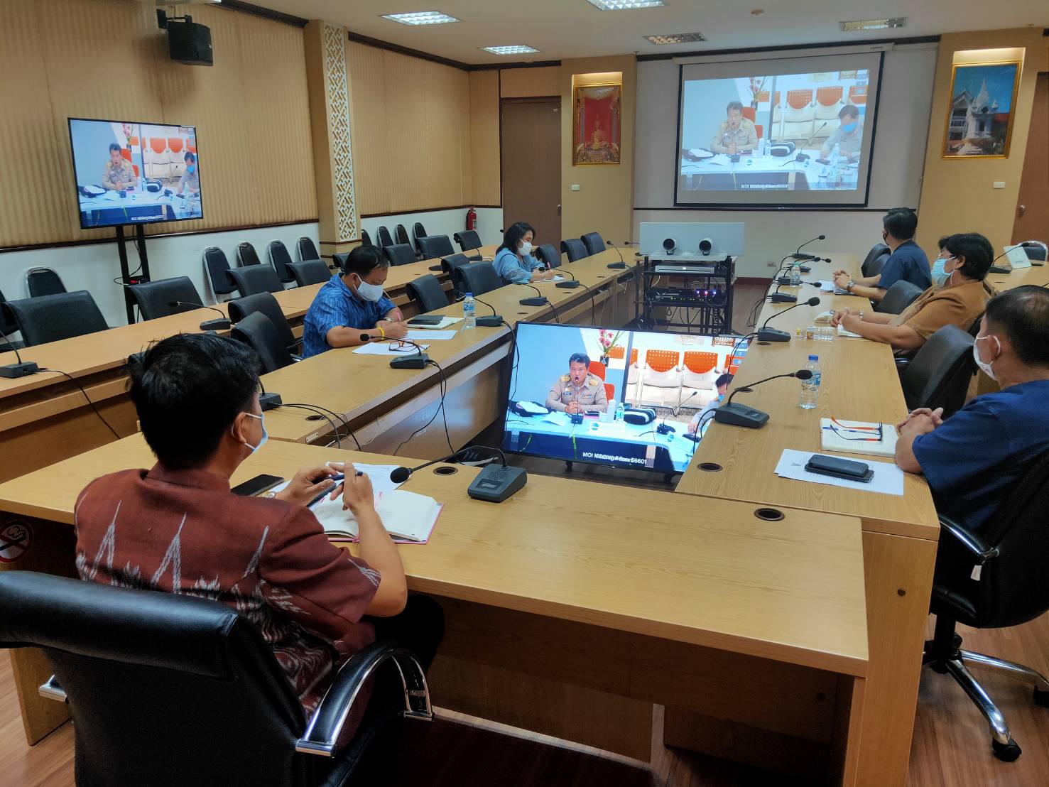 พช.หนองคาย รับชมการประชุมกรมการพัฒนาชุมชน ครั้งที่ 5/2563 ผ่านระบบ VCS กระทรวงมหาดไทย