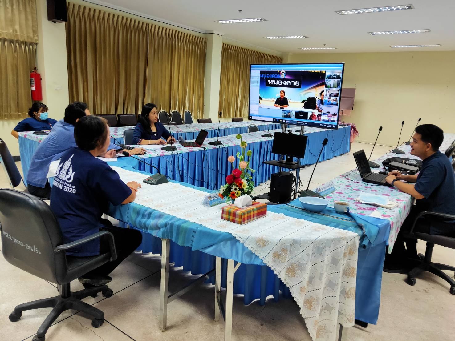 พช.หนองคาย ประชุมการสร้างความเข้าใจการขับเคลื่อนงานกองทุนพัฒนาบทบาทสตรี ผ่านระบบห้องประชุมออนไลน์ (Session call)