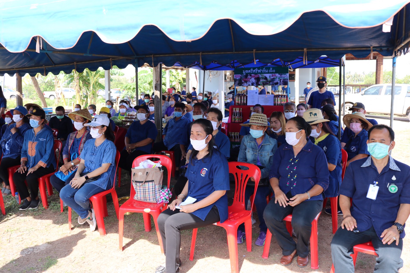 ? พช.หนองคาย ร่วมกับกองทุนพัฒนาบทบาทสตรีฯ จัดโครงการ “สตรีหนองคาย ชวนปลูกผัก ปลูกด้วยรัก แบ่งปันด้วยใจ ”