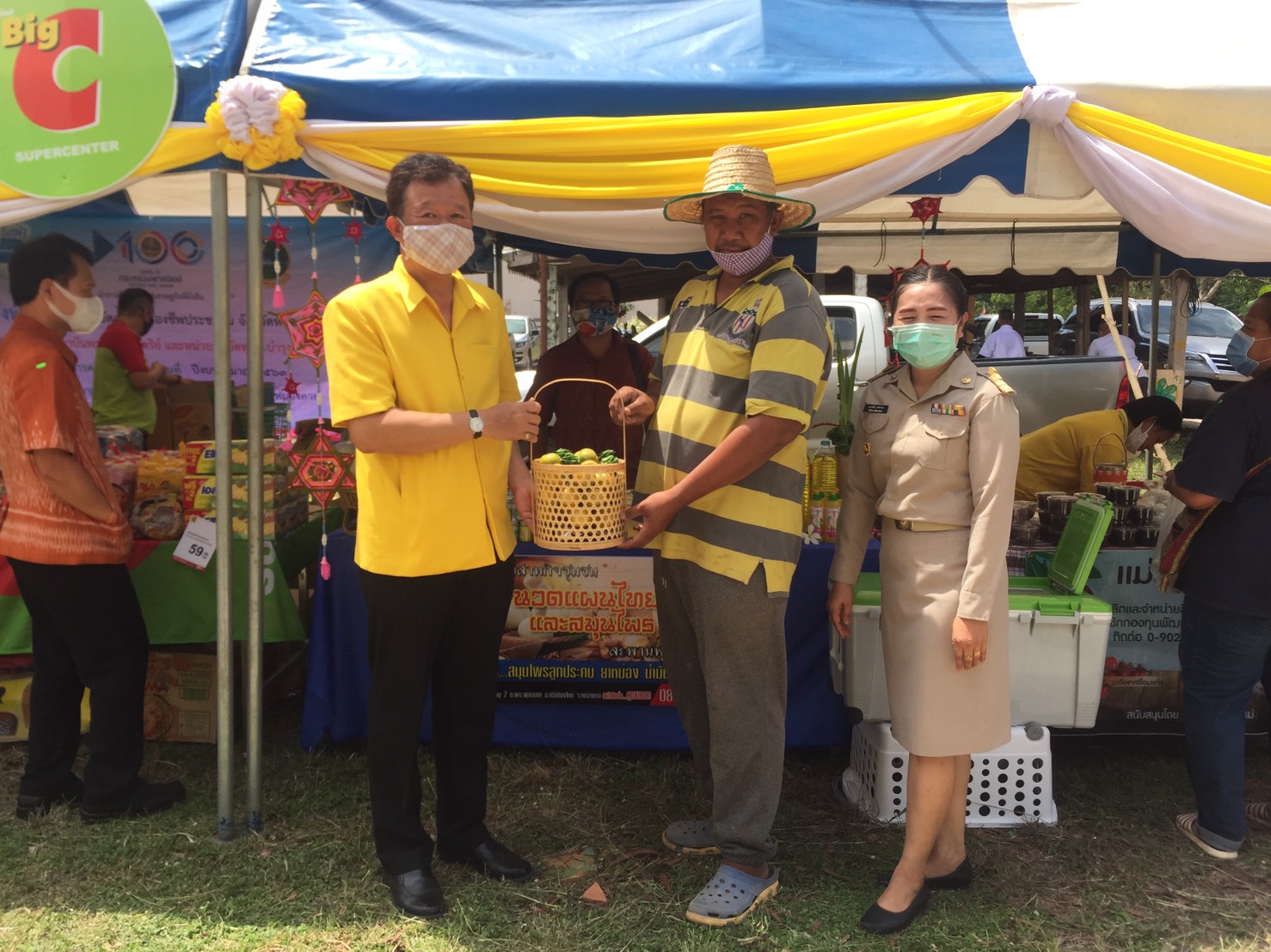 พช.หนองคาย ร่วม โครงการปกป้องและเชิดชูสถาบันพระมหากษัตริย์ และหน่วยบำบัดทุกข์ บำรุงสุข จังหวัดหนองคาย ณ อำเภอศรีเชียงใหม่