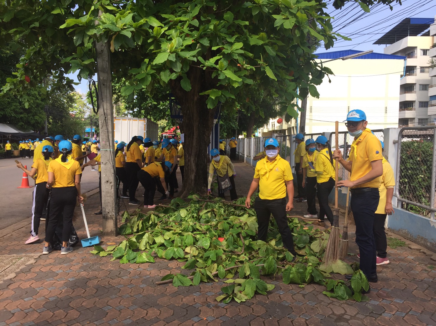 พช.หนองคาย ร่วม กิจกรรมจิตอาสาพัฒนา เพื่อสำนึกในพระมหากรุณาธิคุณ ในโอกาสวันคล้ายวันเสด็จสวรรคต พระบาทสมเด็จพระปรเมนทรมหาอานันทมหิดล พระอัฐมรามาธิบดินทร “กิจกรรมทำความสะอาดและปรับปรุงภูมิทัศน์โรงพยาบาลหนองคาย”