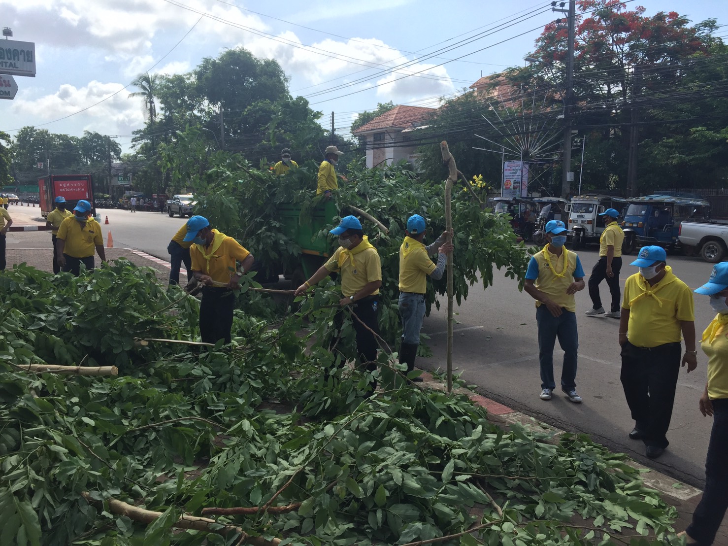 พช.หนองคาย ร่วม กิจกรรมจิตอาสาพัฒนา เพื่อสำนึกในพระมหากรุณาธิคุณ ในโอกาสวันคล้ายวันเสด็จสวรรคต พระบาทสมเด็จพระปรเมนทรมหาอานันทมหิดล พระอัฐมรามาธิบดินทร “กิจกรรมทำความสะอาดและปรับปรุงภูมิทัศน์โรงพยาบาลหนองคาย”