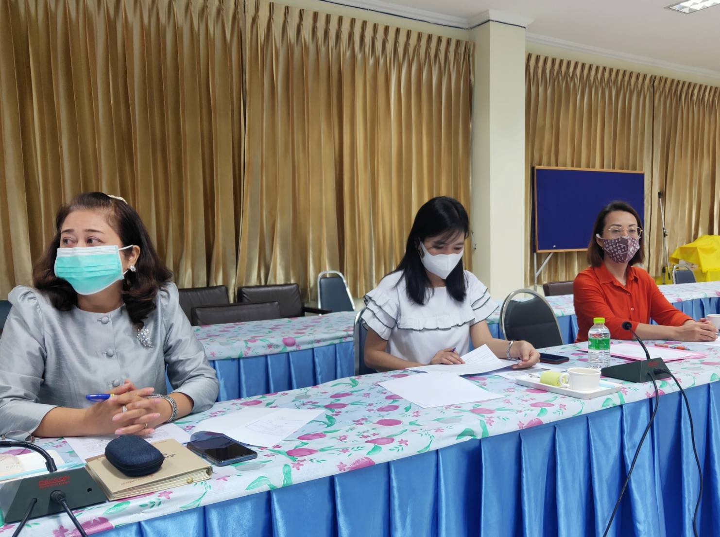 ? พช.หนองคาย จัดการประชุมคณะกรรมการคัดเลือกคนกองทุนพัฒนาบทบาทสตรีฯ