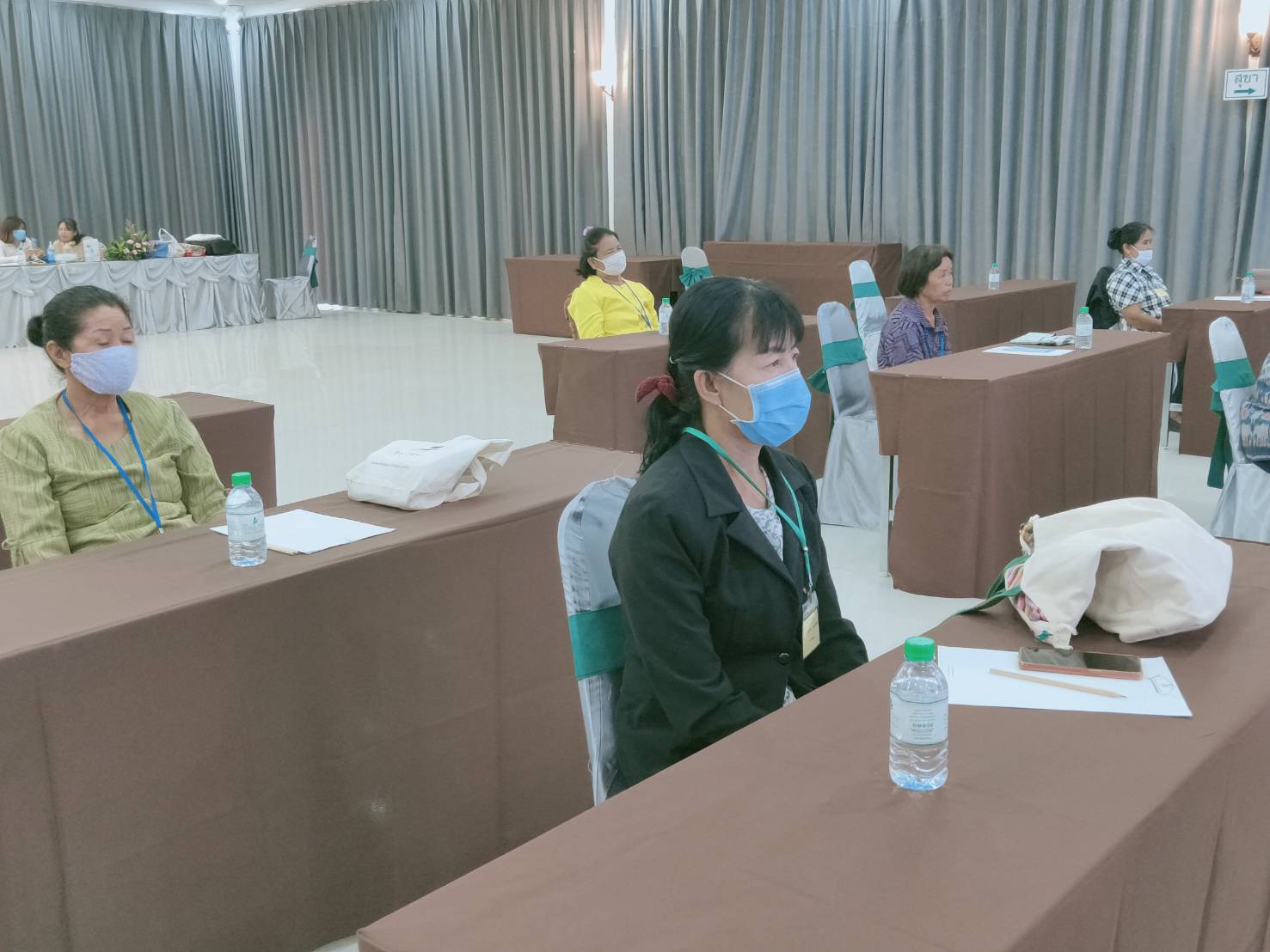 พช.หนองคาย จัด โครงการยกระดับผ้าทออีสานสู่สากล กิจกรรมหลักยกระดับมาตรฐานผลิตภัณฑ์กลุ่มแปรรูปผ้าฝ้าย ผ้าขาวม้าไทยสู่สากล (ภาคตะวันออกเฉียงเหนือ) ประจำปี พ.ศ. 2563 กิจกรรมเสริมสร้างประสบการณ์การพัฒนาและออกแบบ