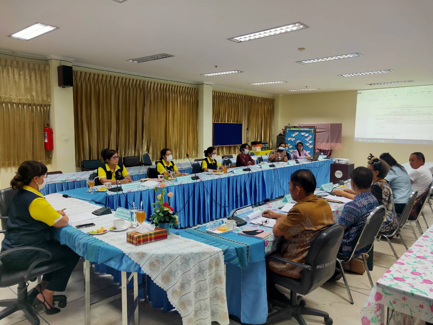 จังหวัดหนองคาย ประชุมคณะกรรมการตัดสินการประกวดผ้าสืบสาน อนุรักษ์ศิลป์ผ้าถิ่นไทย ดำรงไว้ในแผ่นดิน จังหวัดหนองคาย ครั้งที่ 1/2563