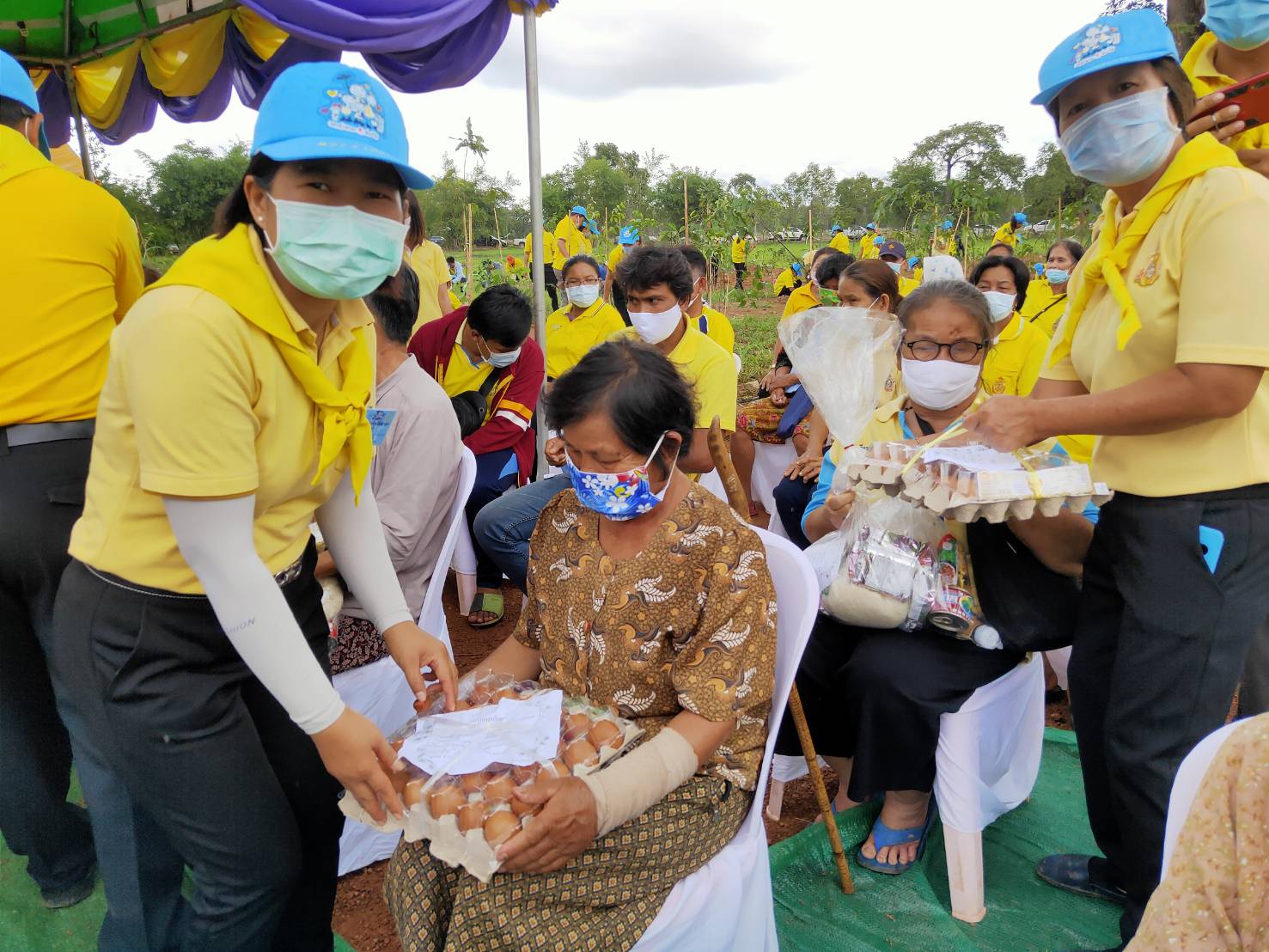รกท.พจ.หนองคาย ร่วมโครงการรวมพลังสตรีอาสาพัฒนา ปลูกป่าเฉลิมพระเกียรติ เนื่องในโอกาสมหามงคลเฉลิมพระชนมพรรษา 42 พรรษา สมเด็จพระนางเจ้าสุทิดา พัชรสุธาพิมลลักษณ พระบรมราชินี