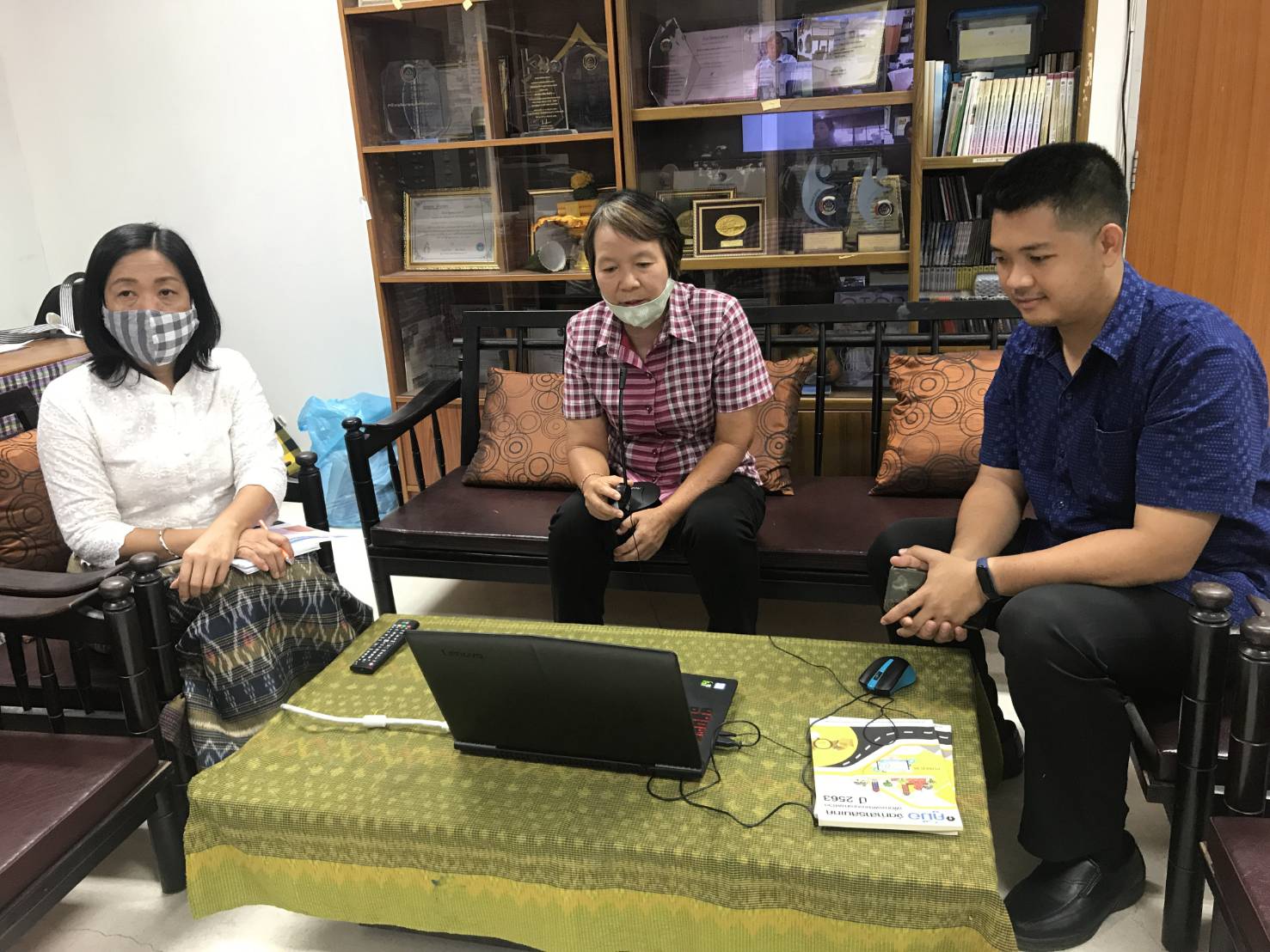 พช.หนองคาย ให้บริการข้อมูลข่าวสารทางไกล ผ่านระบบห้องประชุมออนไลน์ (Session call) ประจำเดือนมิถุนายน 2563