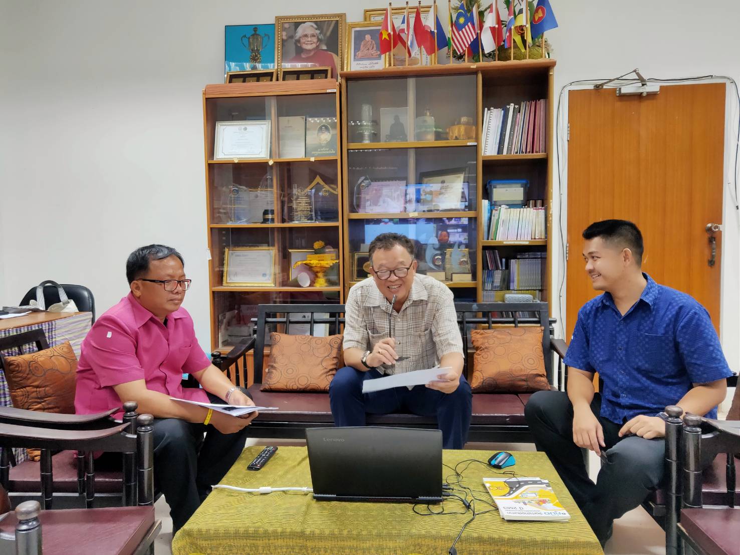 พช.หนองคาย ให้บริการข้อมูลข่าวสารทางไกล ผ่านระบบห้องประชุมออนไลน์ (Session call) ประจำเดือนมิถุนายน 2563