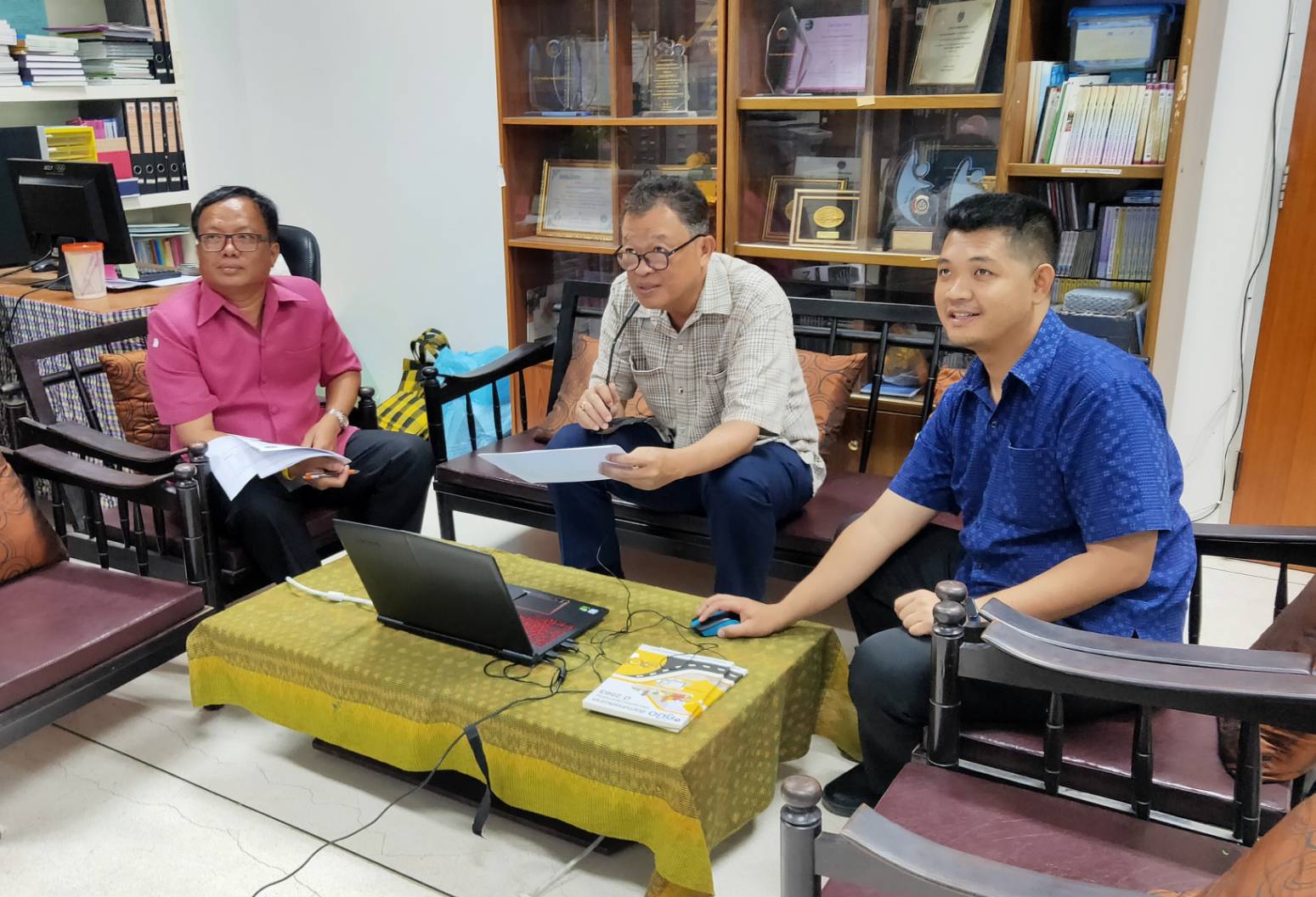 พช.หนองคาย ให้บริการข้อมูลข่าวสารทางไกล ผ่านระบบห้องประชุมออนไลน์ (Session call) ประจำเดือนมิถุนายน 2563