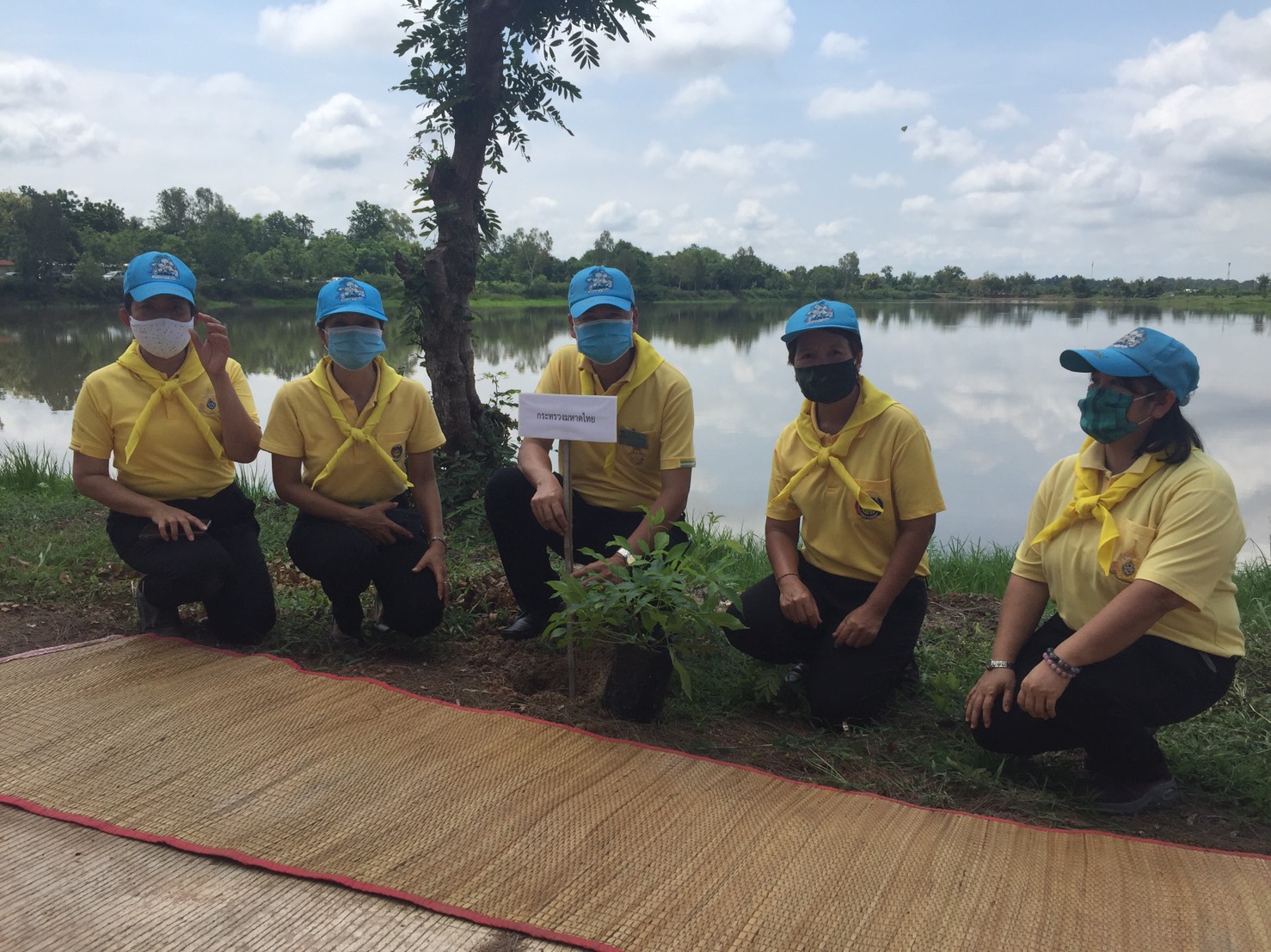 พช.หนองคาย ร่วมกิจกรรมจิตอาสา เนื่องในโอกาสวันเฉลิมพระชนมพรรษาสมเด็จพระนางเจ้าฯ พระบรมราชินี